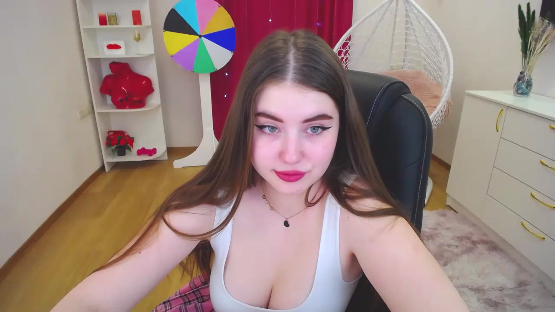 Gallery image thumbnail from AdmireMyEyes's myfreecams stream on, 05/03/2023, 09:49 image 14 of 20