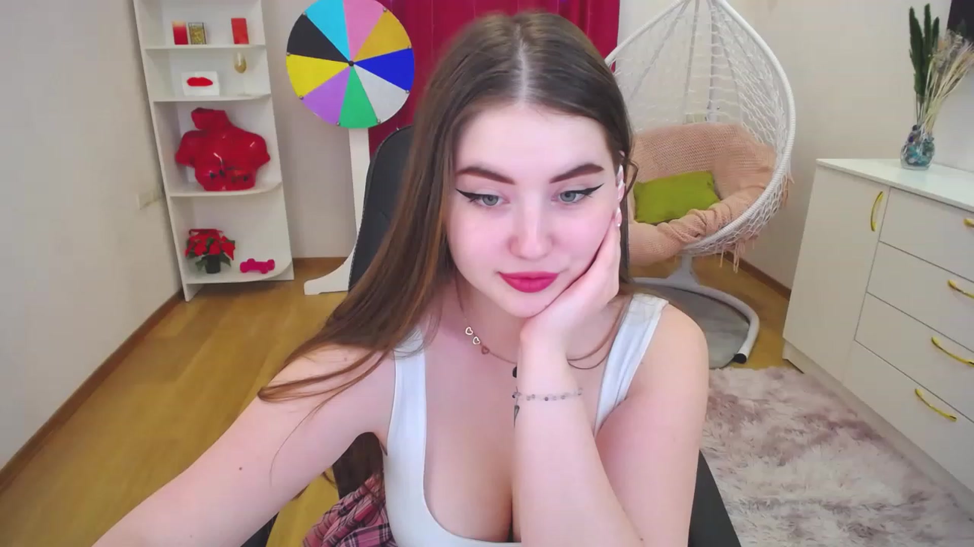 Gallery image thumbnail from AdmireMyEyes's myfreecams stream on, 05/03/2023, 09:49 image 15 of 20