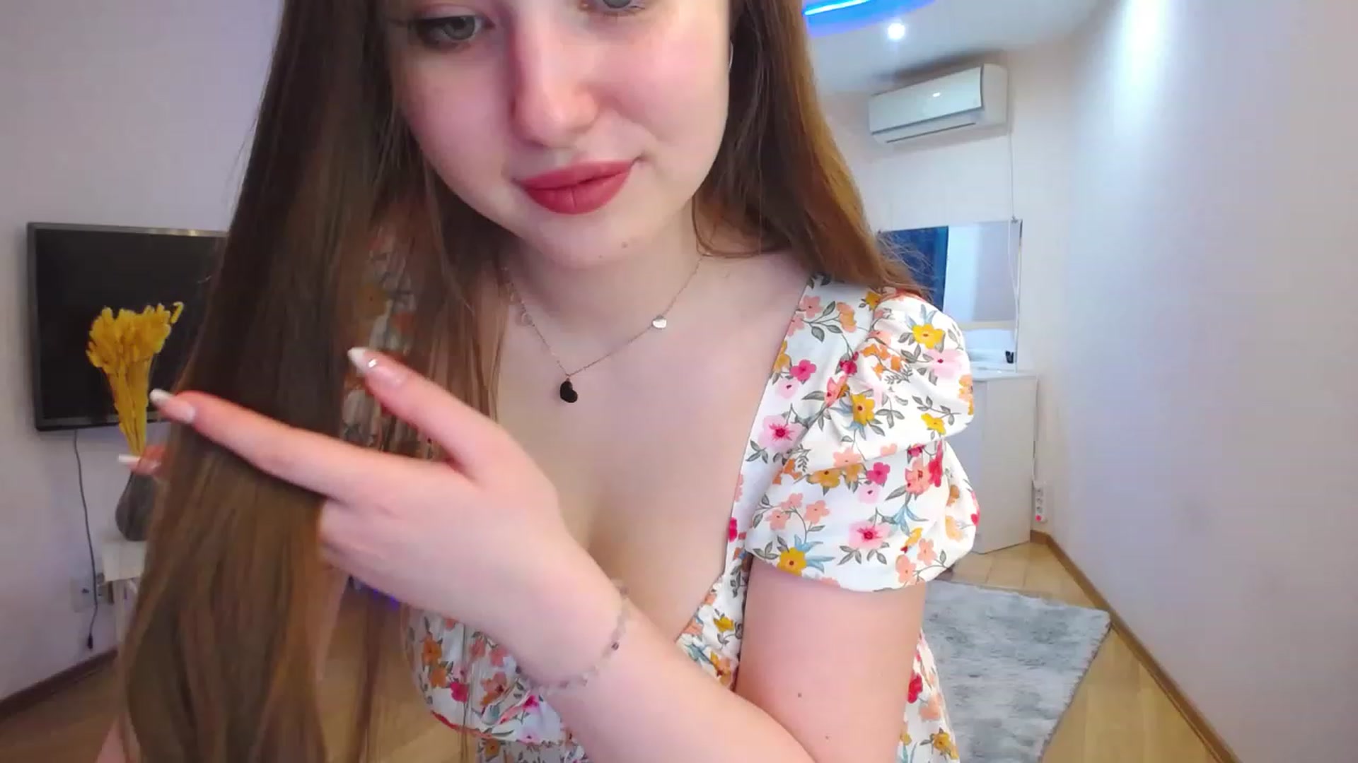Gallery image thumbnail from AdmireMyEyes's myfreecams stream on, 05/04/2023, 09:44 image 8 of 20