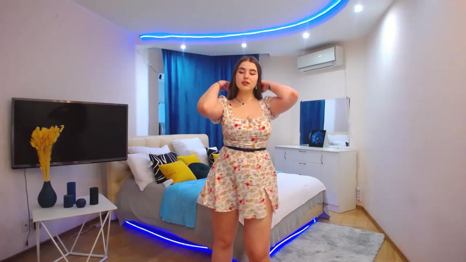 Gallery image thumbnail from AdmireMyEyes's myfreecams stream on, 05/04/2023, 09:44 image 16 of 20