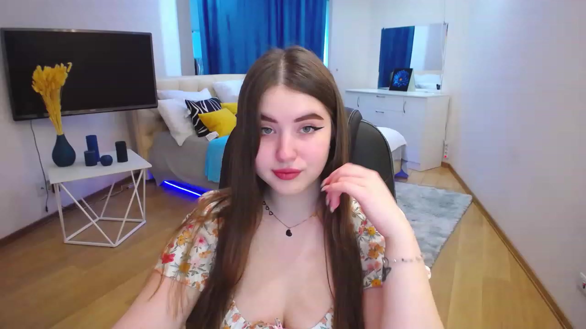 Gallery image thumbnail from AdmireMyEyes's myfreecams stream on, 05/04/2023, 09:44 image 2 of 20