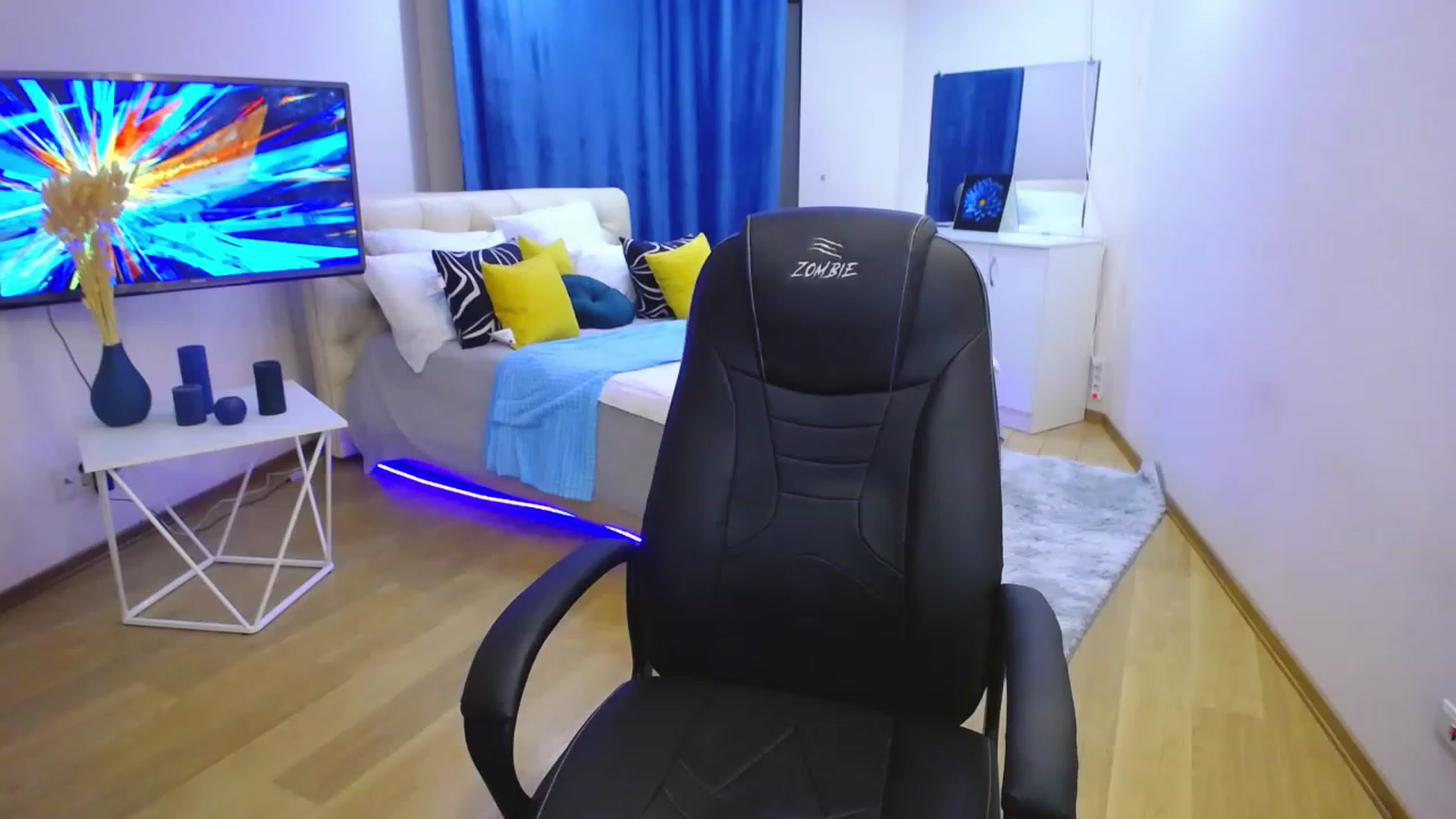 Gallery image thumbnail from AdmireMyEyes's myfreecams stream on, 05/07/2023, 18:41 image 18 of 20