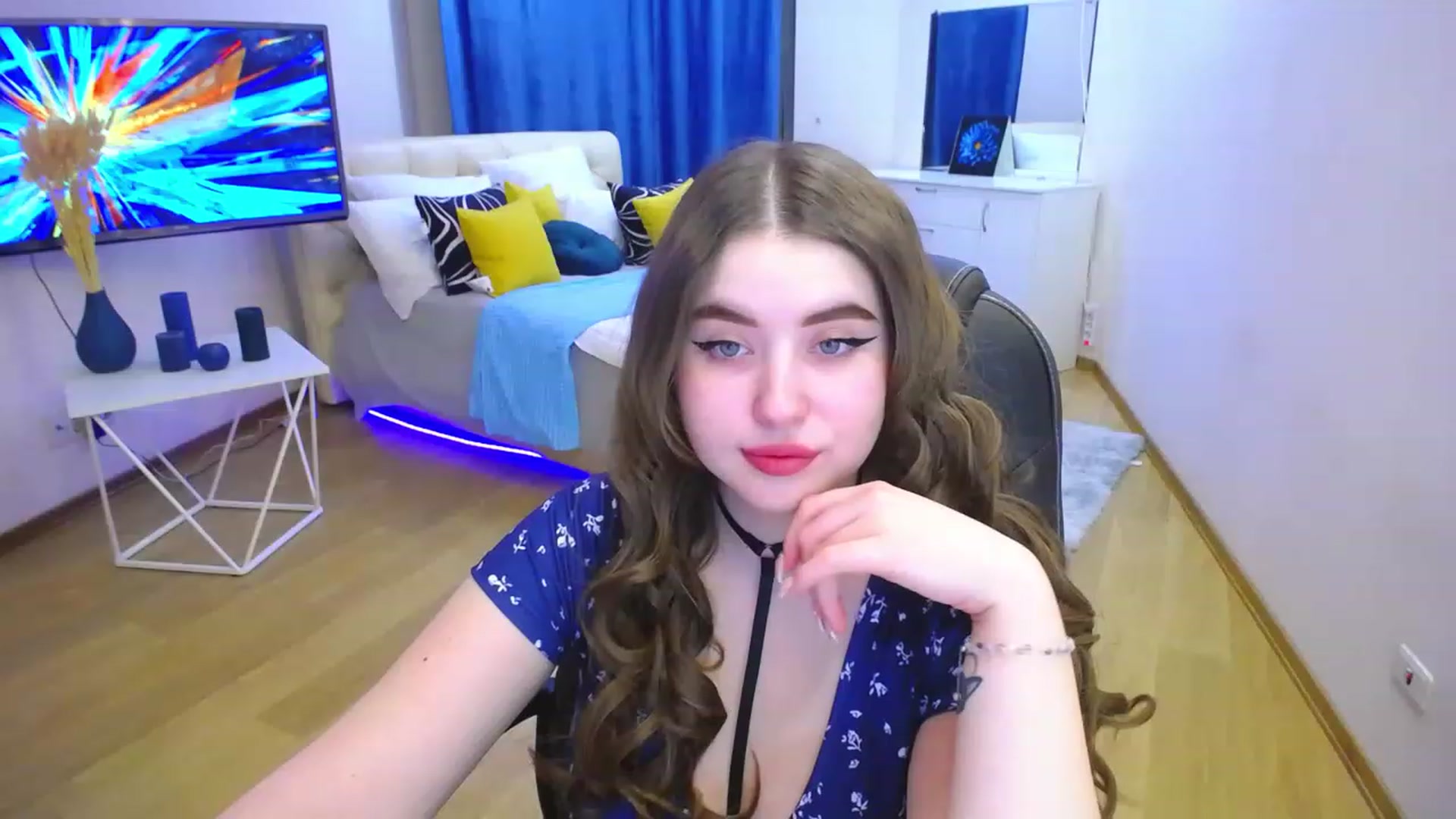 Gallery image thumbnail from AdmireMyEyes's myfreecams stream on, 05/07/2023, 23:45 image 19 of 20