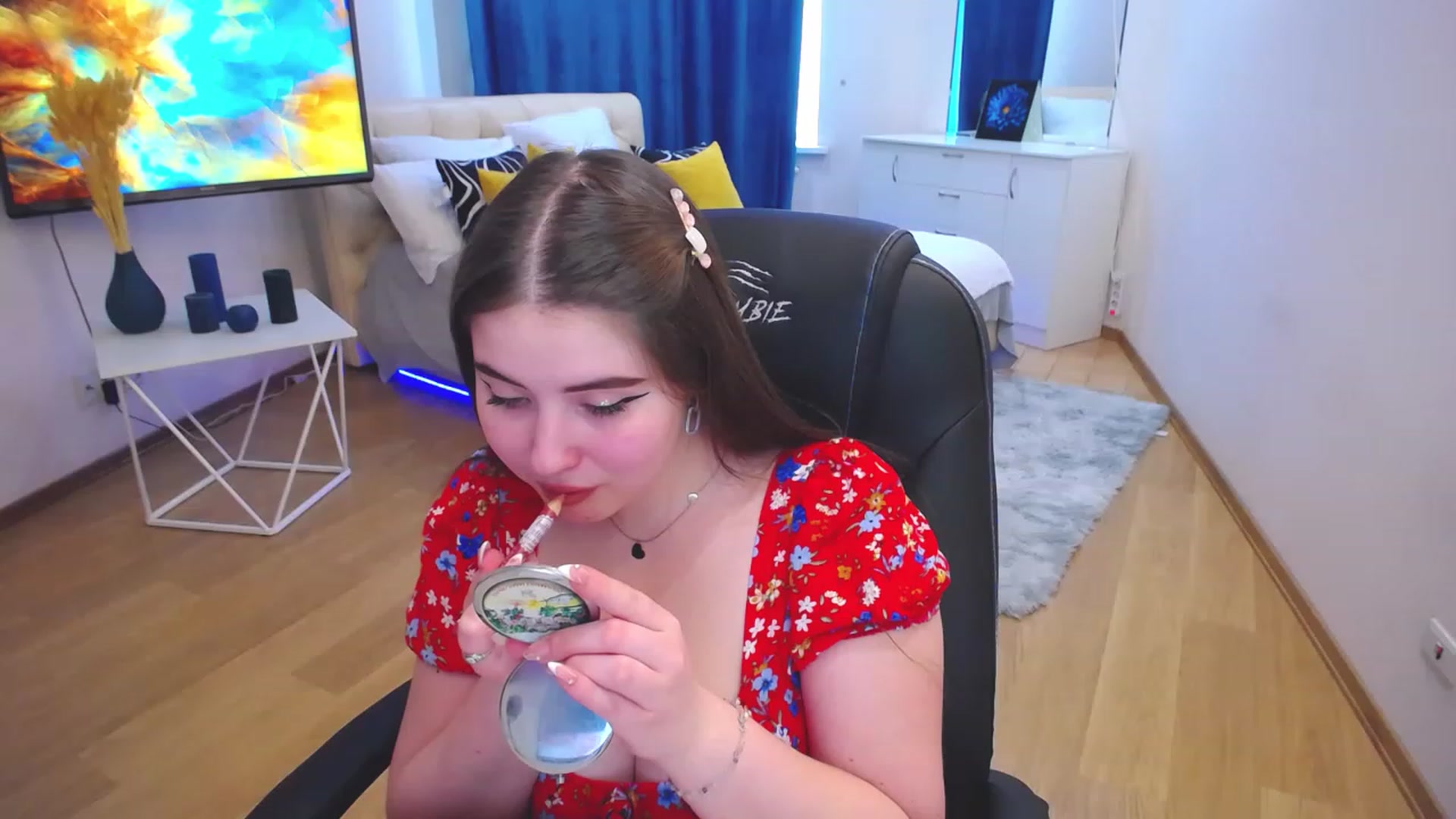Gallery image thumbnail from AdmireMyEyes's myfreecams stream on, 05/09/2023, 12:46 image 4 of 20