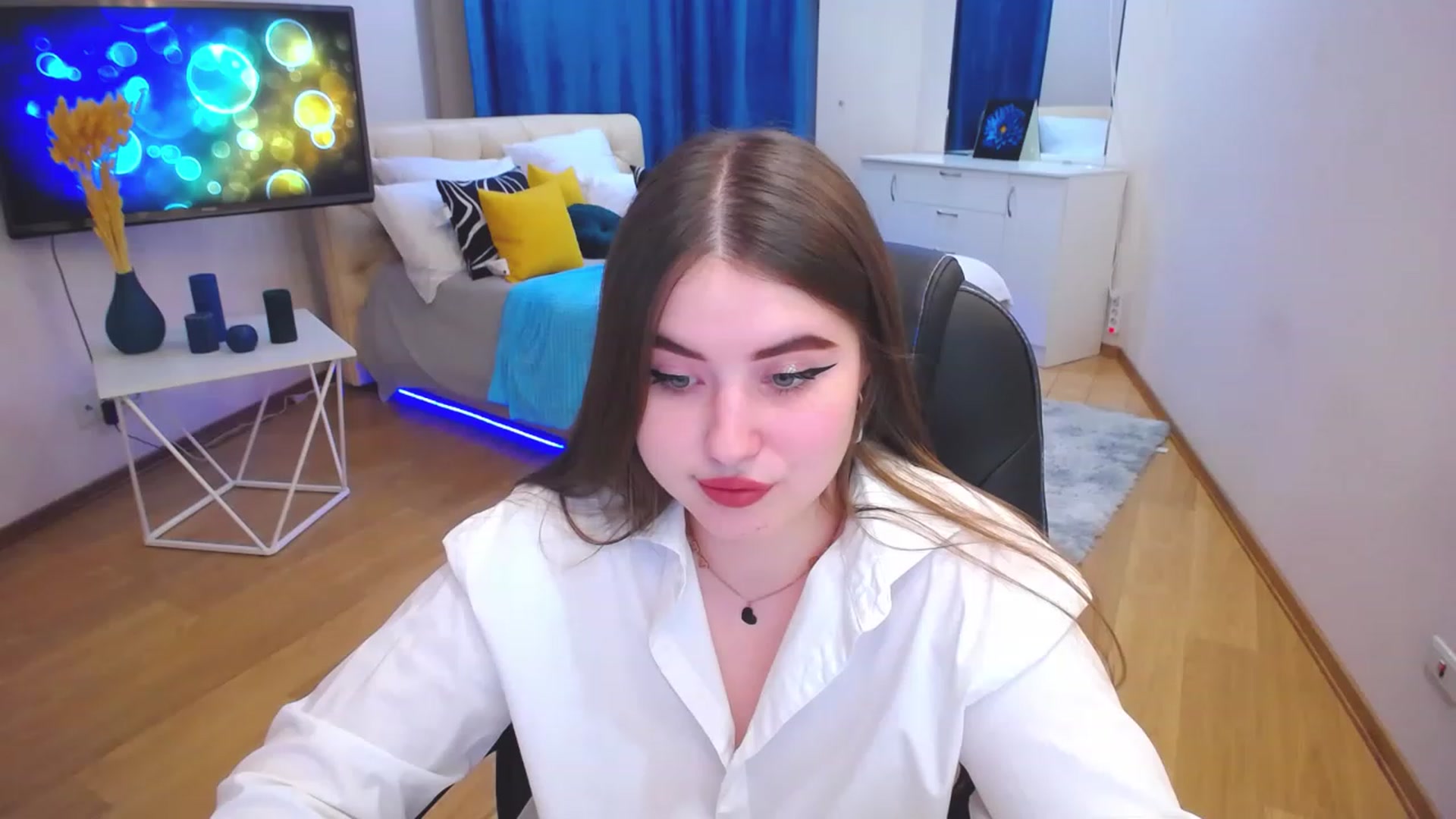 Gallery image thumbnail from AdmireMyEyes's myfreecams stream on, 05/09/2023, 16:50 image 18 of 20