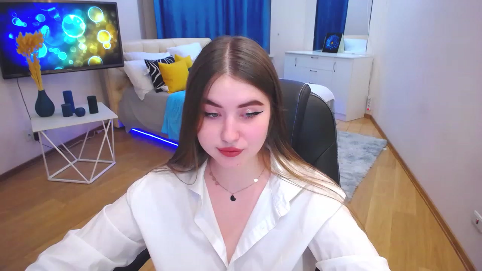 Gallery image thumbnail from AdmireMyEyes's myfreecams stream on, 05/09/2023, 16:50 image 17 of 20