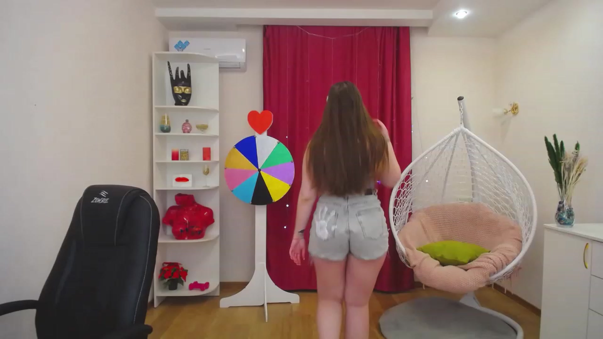 Gallery image thumbnail from AdmireMyEyes's myfreecams stream on, 05/12/2023, 09:00 image 10 of 20
