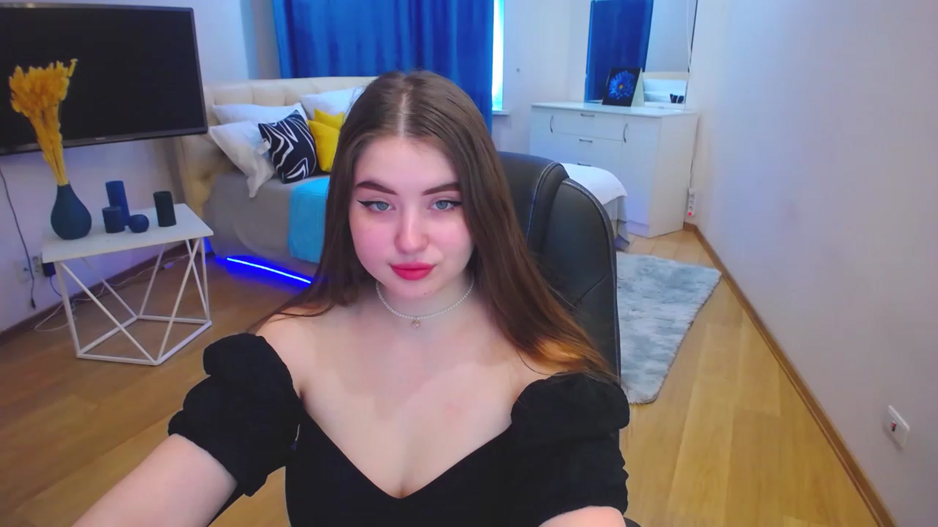 Gallery image thumbnail from AdmireMyEyes's myfreecams stream on, 05/15/2023, 05:46 image 19 of 20