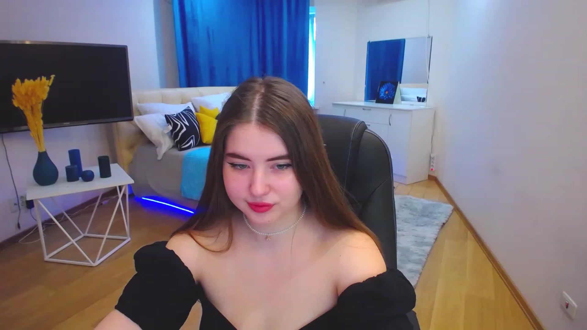 Gallery image thumbnail from AdmireMyEyes's myfreecams stream on, 05/15/2023, 05:46 image 5 of 20