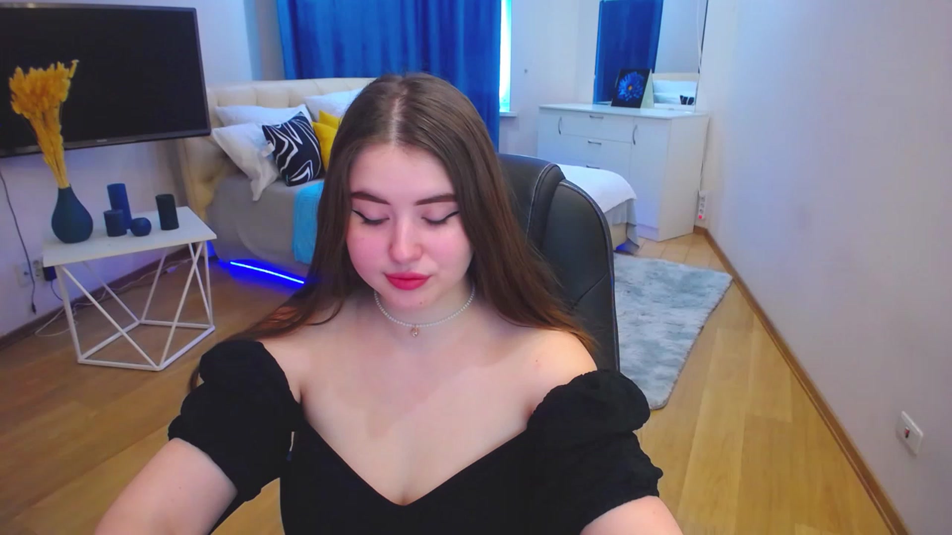 Gallery image thumbnail from AdmireMyEyes's myfreecams stream on, 05/15/2023, 05:46 image 17 of 20