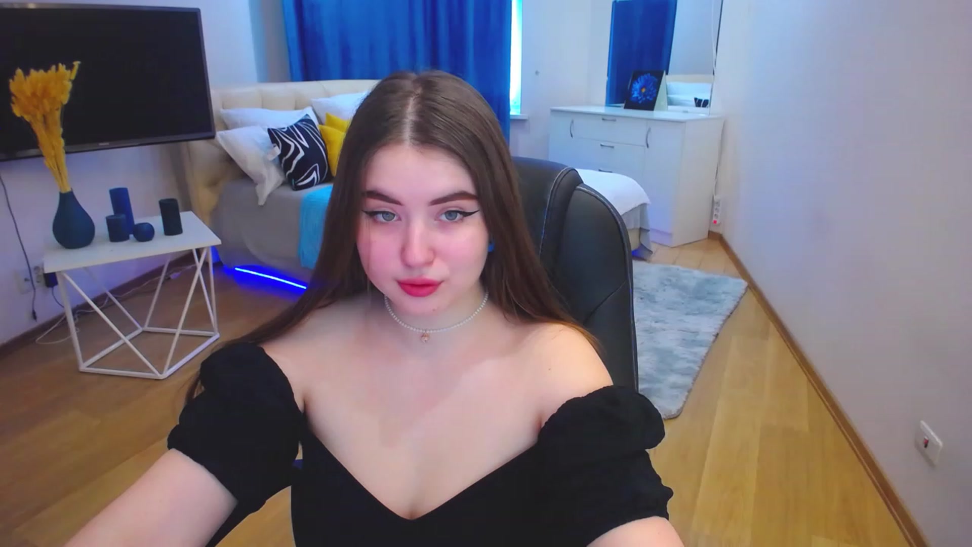 Gallery image thumbnail from AdmireMyEyes's myfreecams stream on, 05/15/2023, 05:46 image 15 of 20