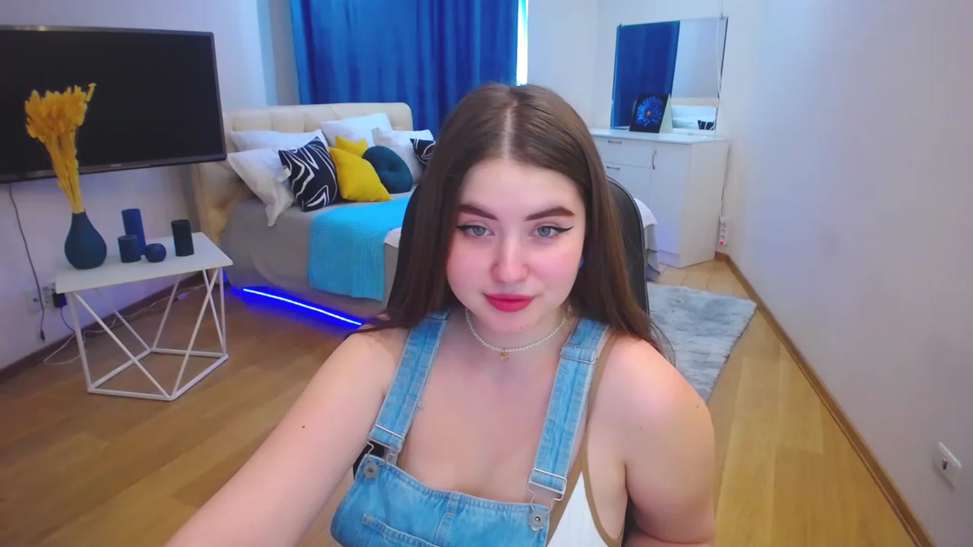 Gallery image thumbnail from AdmireMyEyes's myfreecams stream on, 05/15/2023, 07:48 image 6 of 20
