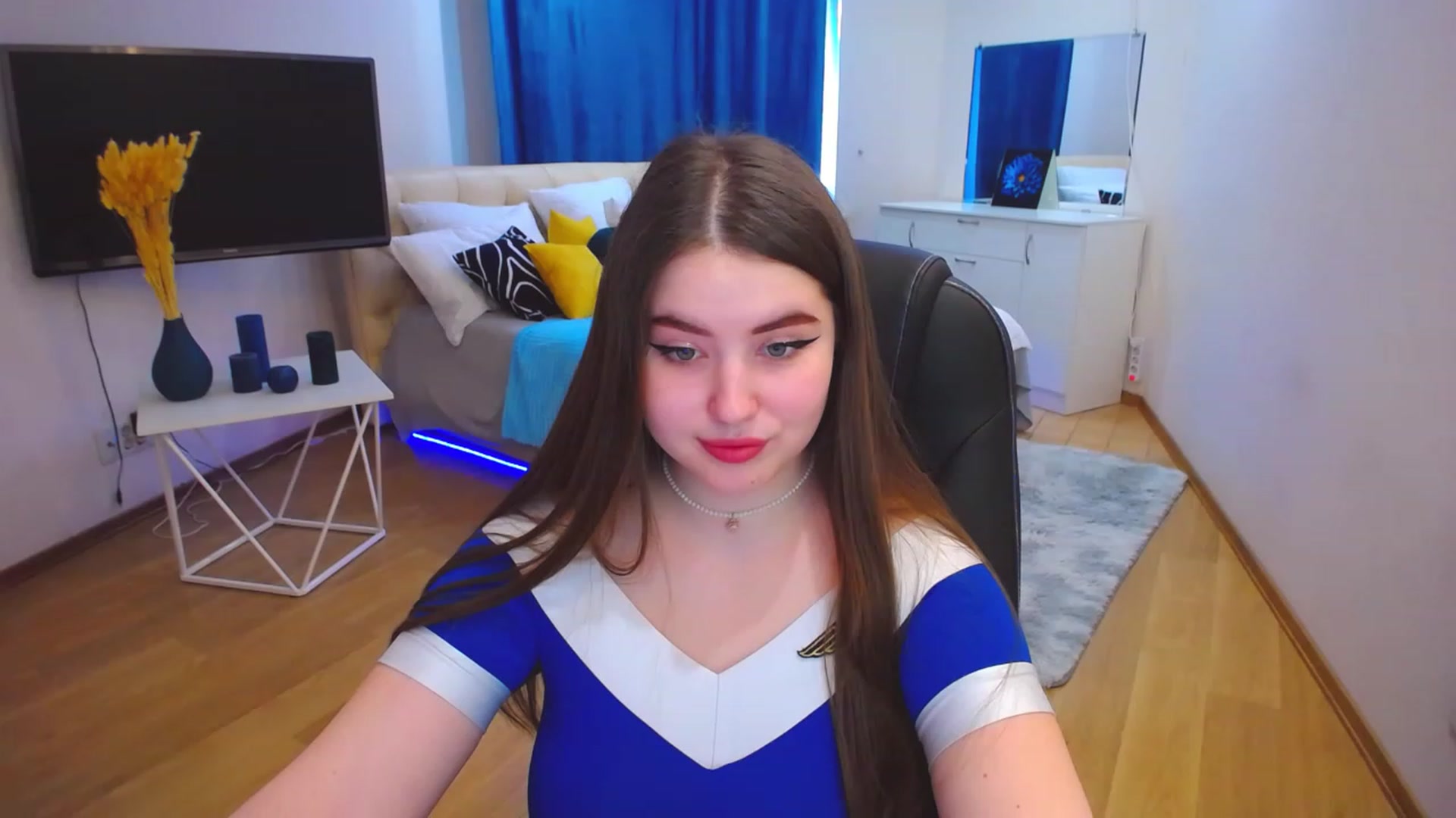 Gallery image thumbnail from AdmireMyEyes's myfreecams stream on, 05/17/2023, 07:45 image 17 of 20