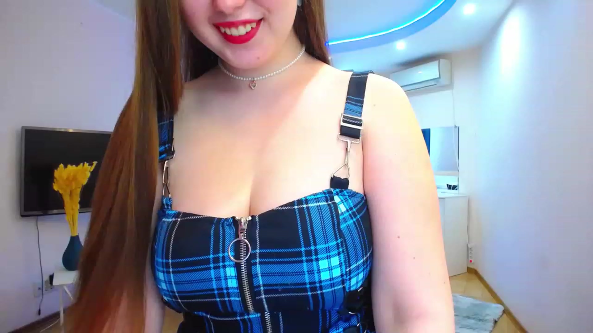 Gallery image thumbnail from AdmireMyEyes's myfreecams stream on, 05/18/2023, 11:23 image 19 of 20