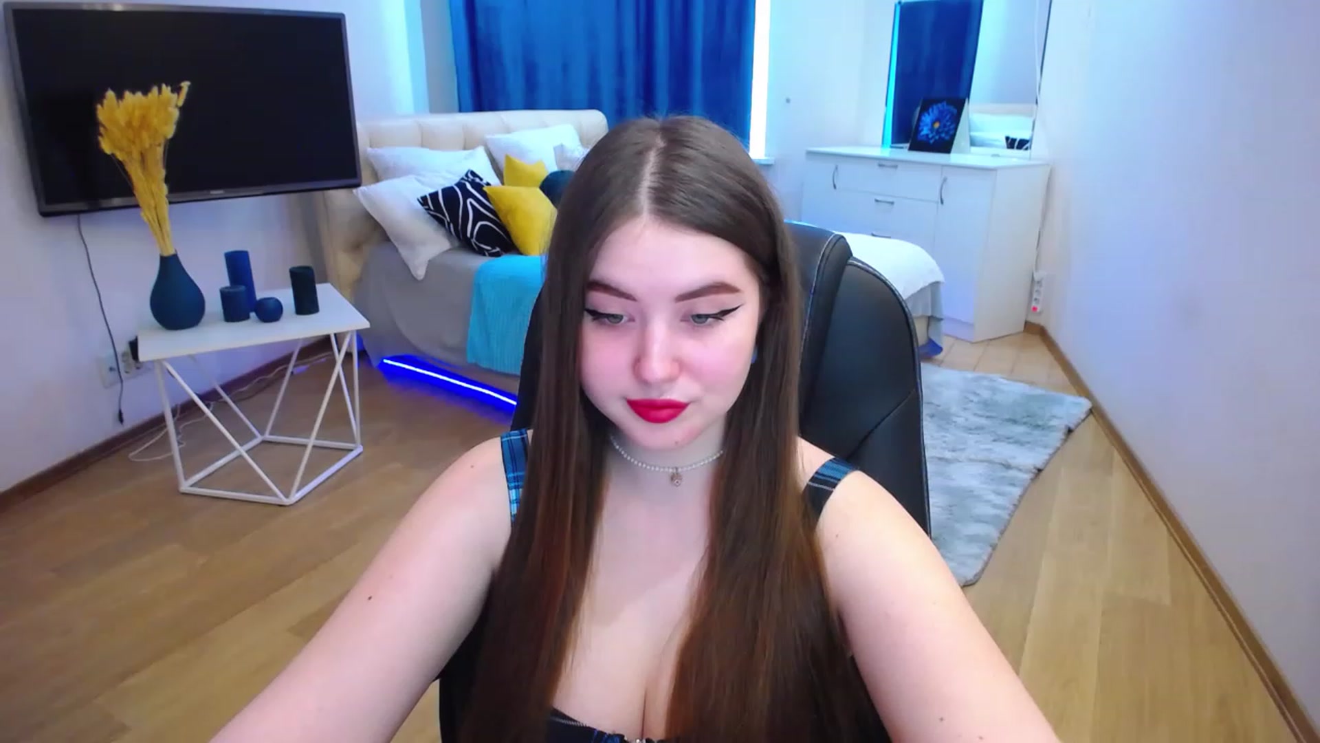 Gallery image thumbnail from AdmireMyEyes's myfreecams stream on, 05/18/2023, 11:23 image 2 of 20