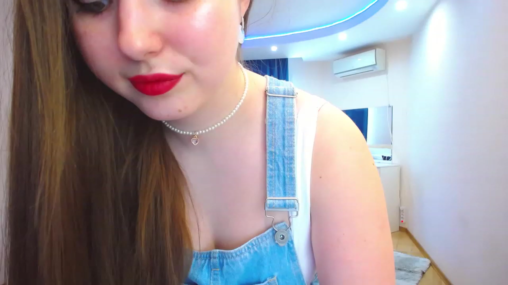 Gallery image thumbnail from AdmireMyEyes's myfreecams stream on, 05/18/2023, 14:15 image 16 of 20