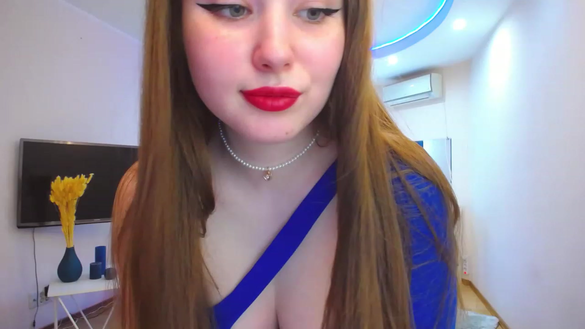 Gallery image thumbnail from AdmireMyEyes's myfreecams stream on, 05/18/2023, 14:15 image 3 of 20