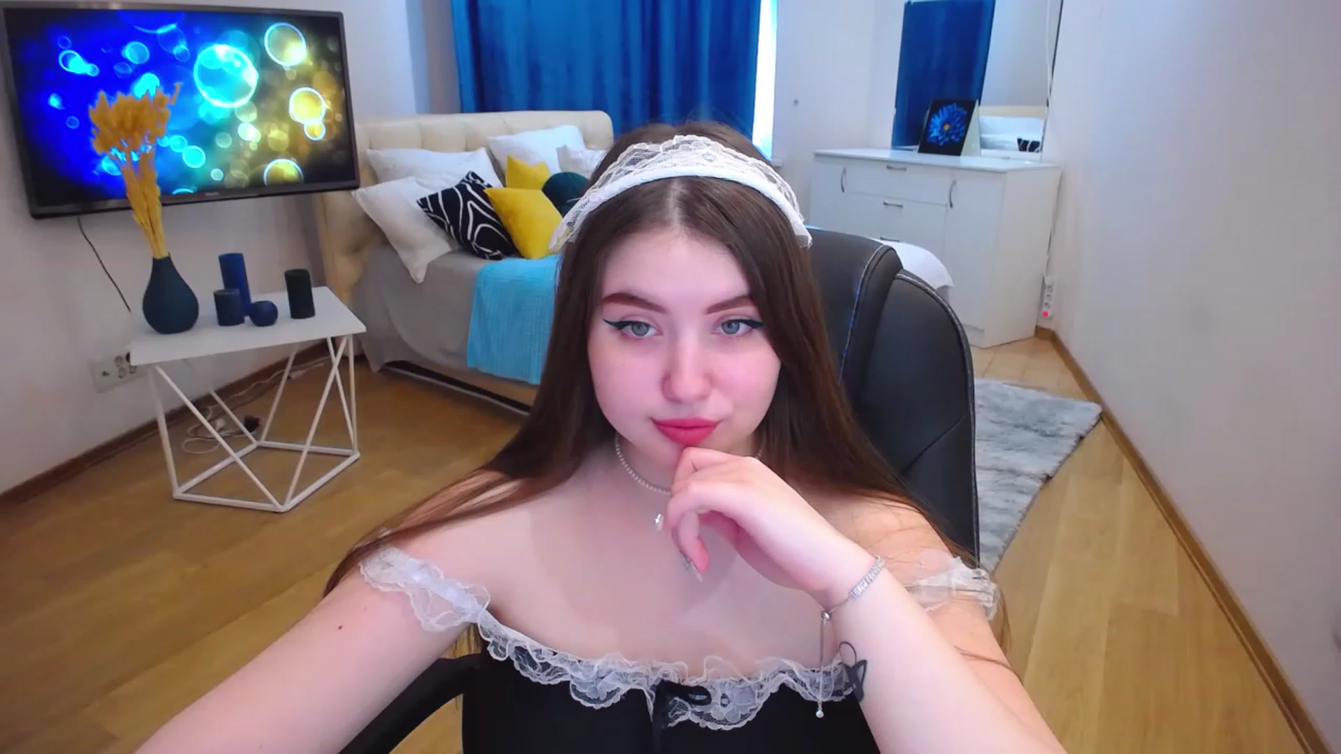 Gallery image thumbnail from AdmireMyEyes's myfreecams stream on, 05/19/2023, 07:12 image 5 of 20