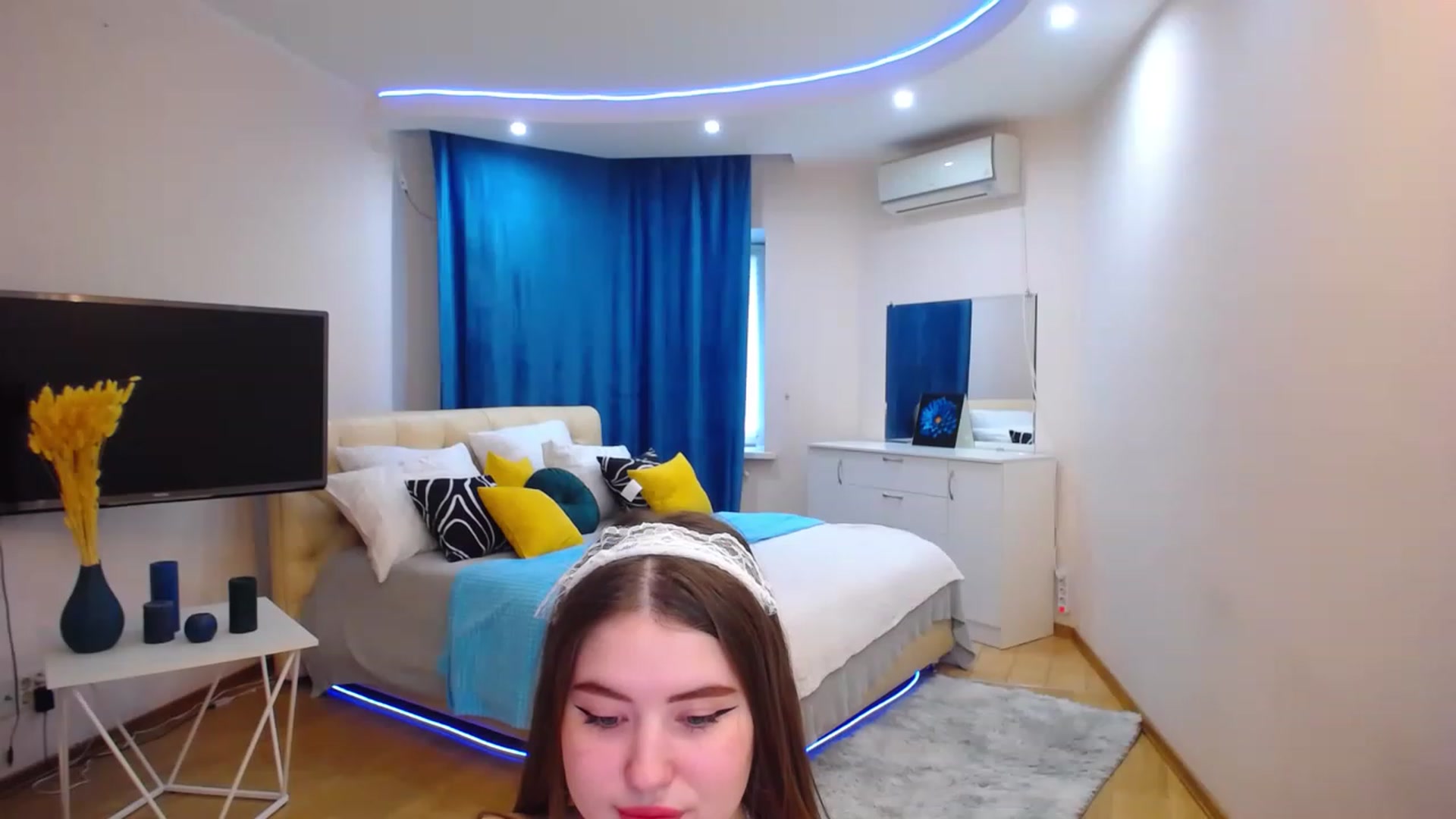 Gallery image thumbnail from AdmireMyEyes's myfreecams stream on, 05/23/2023, 07:38 image 15 of 20