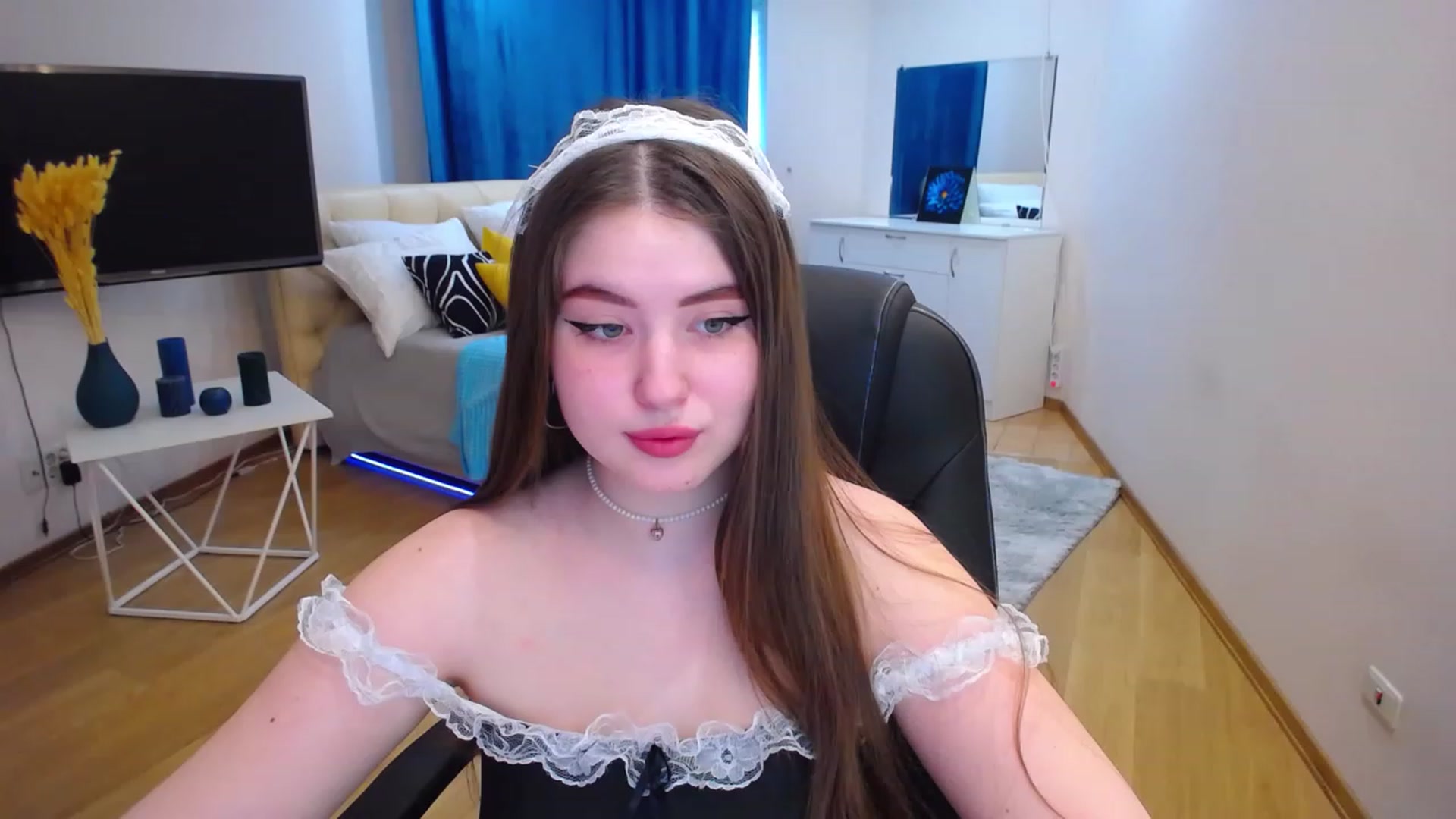 Gallery image thumbnail from AdmireMyEyes's myfreecams stream on, 05/23/2023, 07:38 image 19 of 20