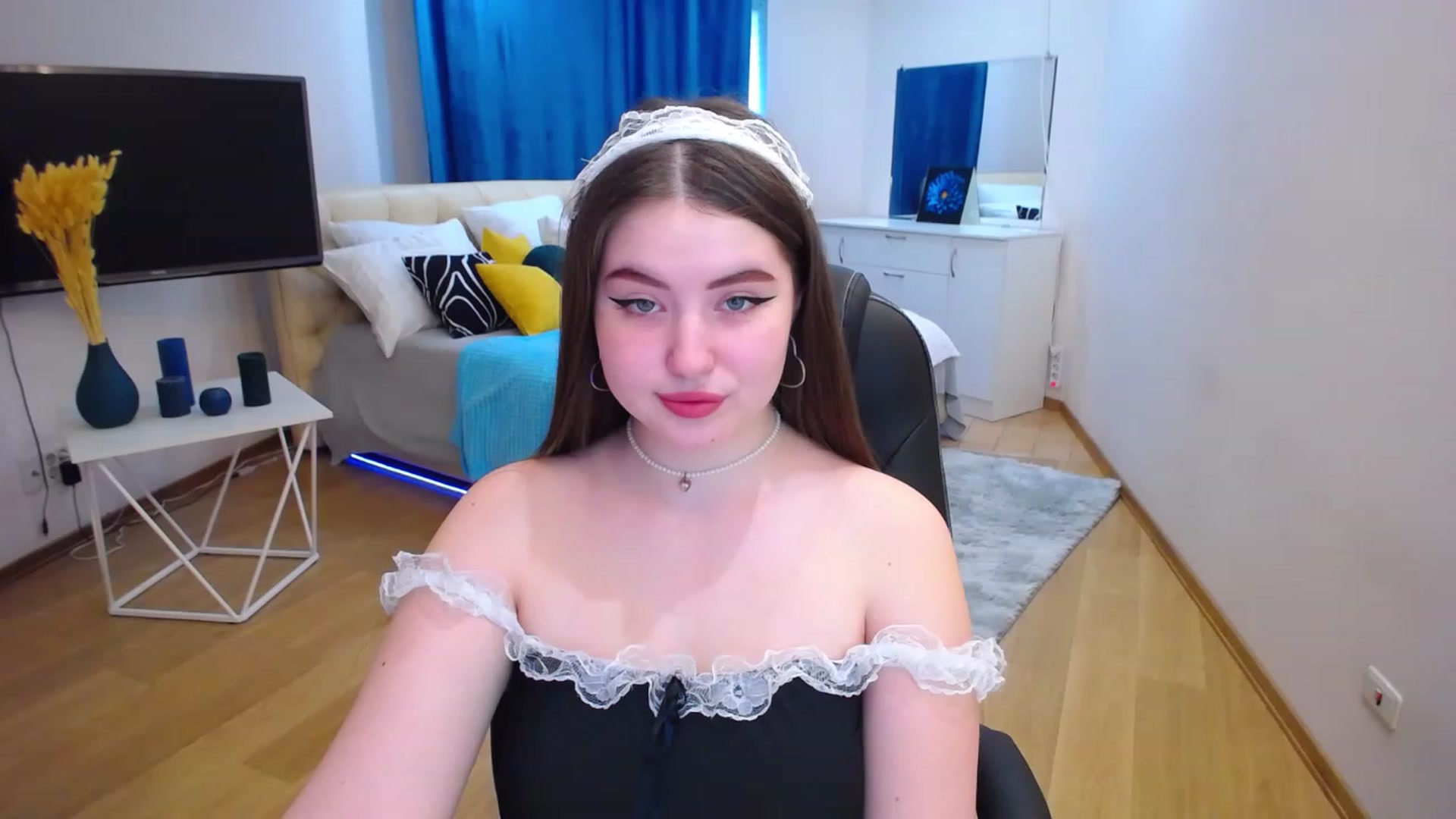 Gallery image thumbnail from AdmireMyEyes's myfreecams stream on, 05/23/2023, 07:38 image 18 of 20