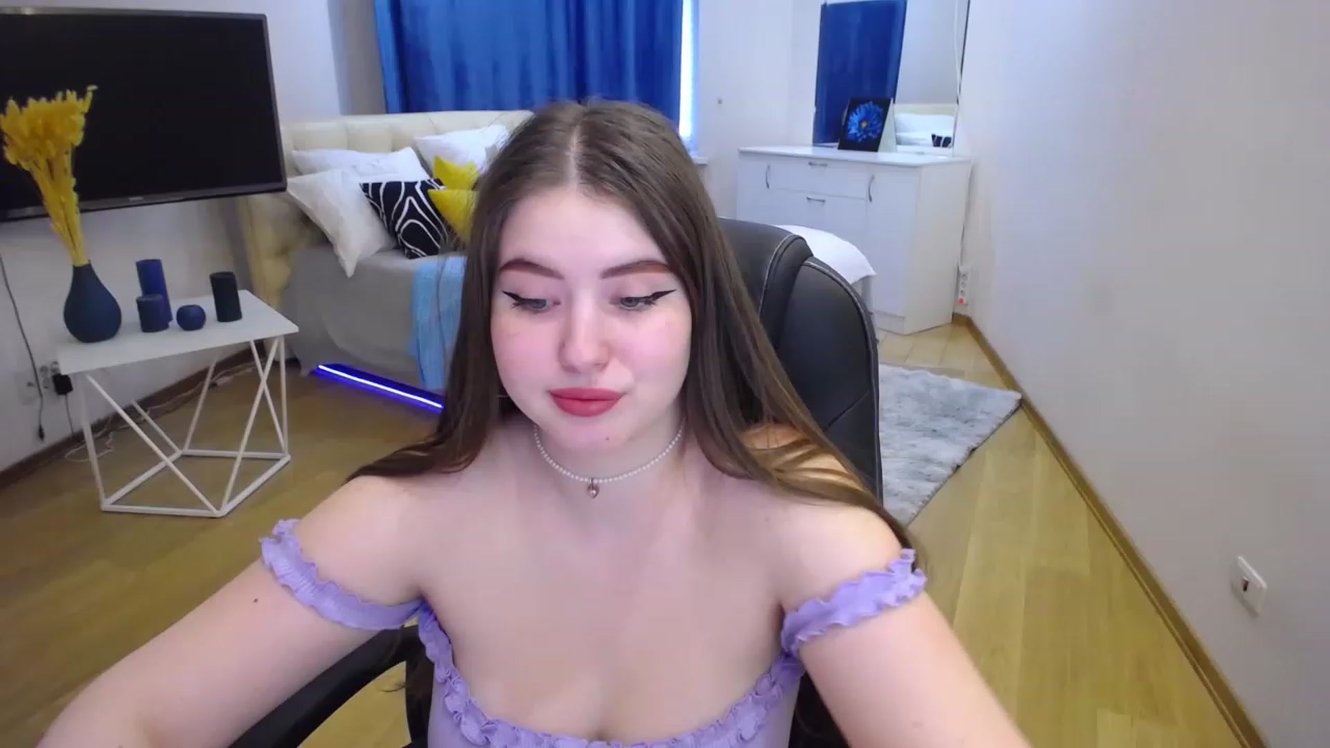 Gallery image thumbnail from AdmireMyEyes's myfreecams stream on, 05/23/2023, 09:46 image 4 of 20