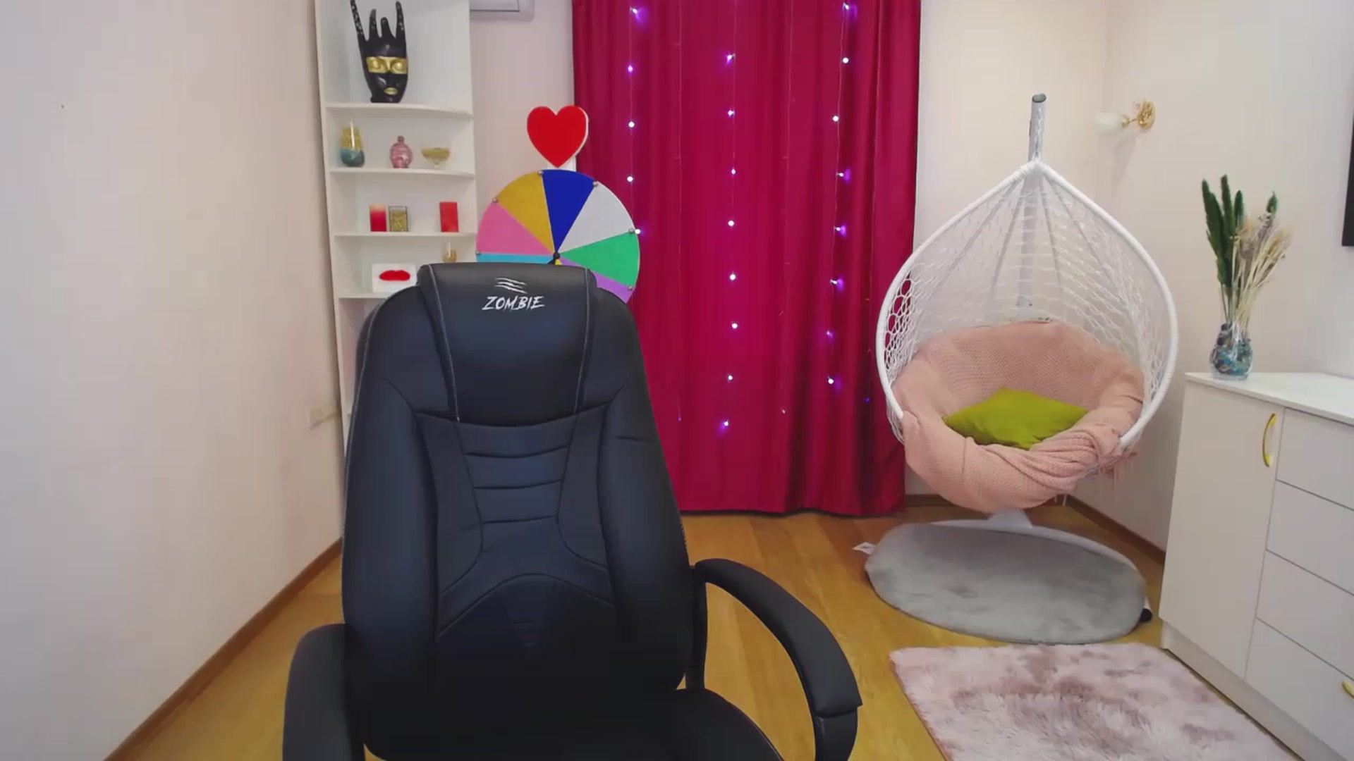 Gallery image thumbnail from AdmireMyEyes's myfreecams stream on, 05/26/2023, 07:14 image 8 of 20