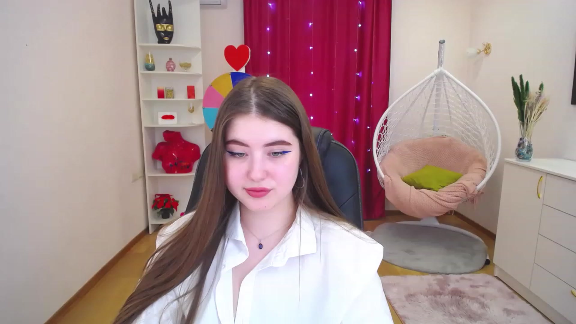 Gallery image thumbnail from AdmireMyEyes's myfreecams stream on, 05/26/2023, 07:14 image 5 of 20