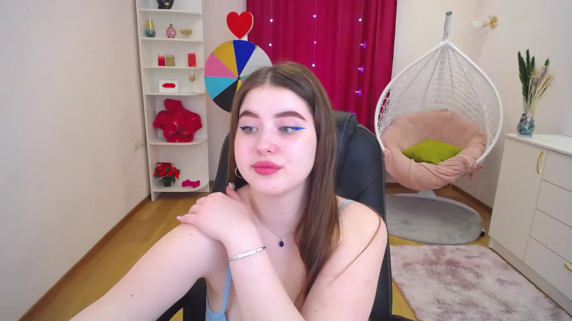 Gallery image thumbnail from AdmireMyEyes's myfreecams stream on, 05/26/2023, 08:51 image 19 of 20