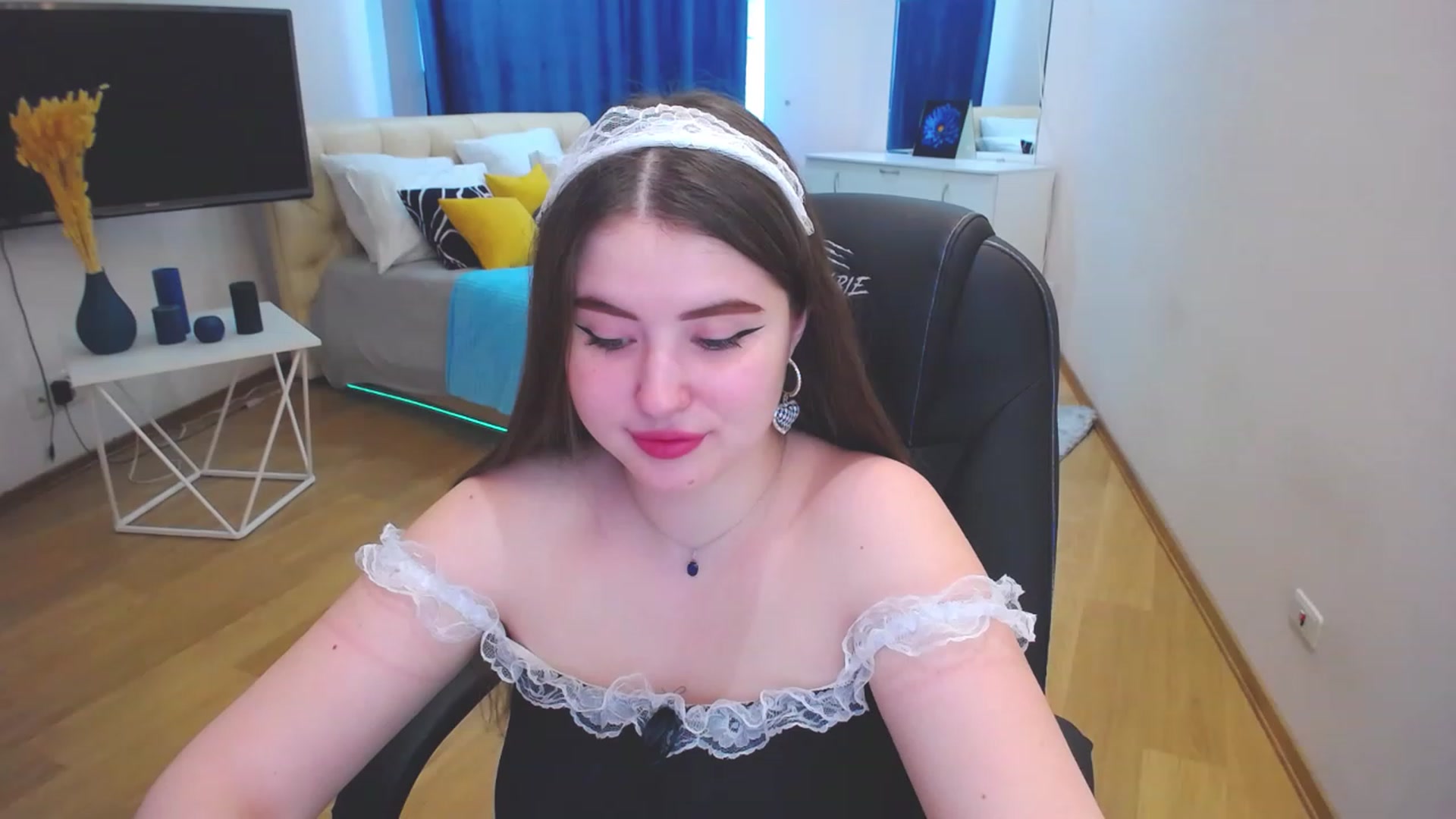 Gallery image thumbnail from AdmireMyEyes's myfreecams stream on, 05/29/2023, 06:51 image 18 of 20