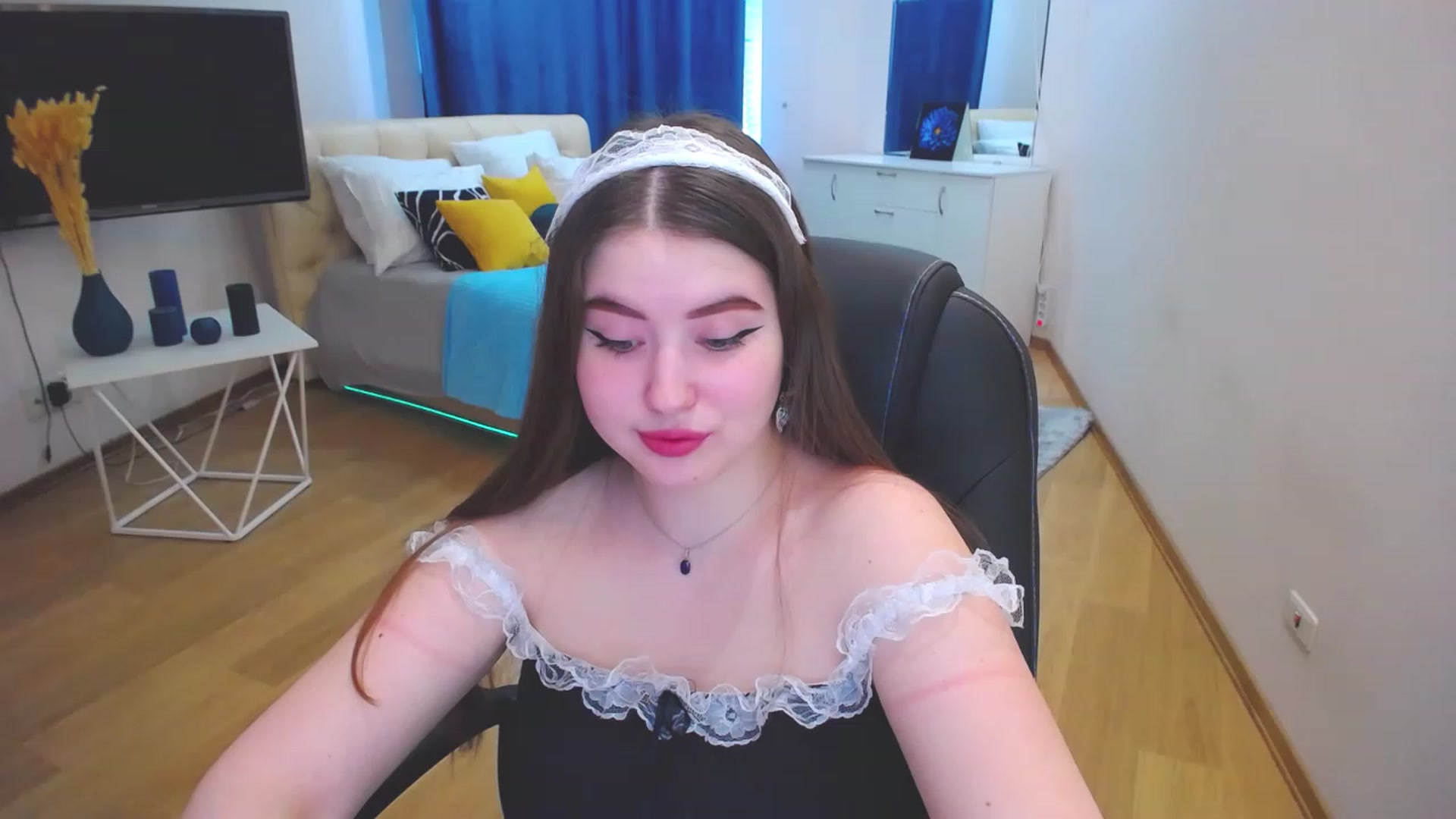 Gallery image thumbnail from AdmireMyEyes's myfreecams stream on, 05/29/2023, 06:51 image 7 of 20