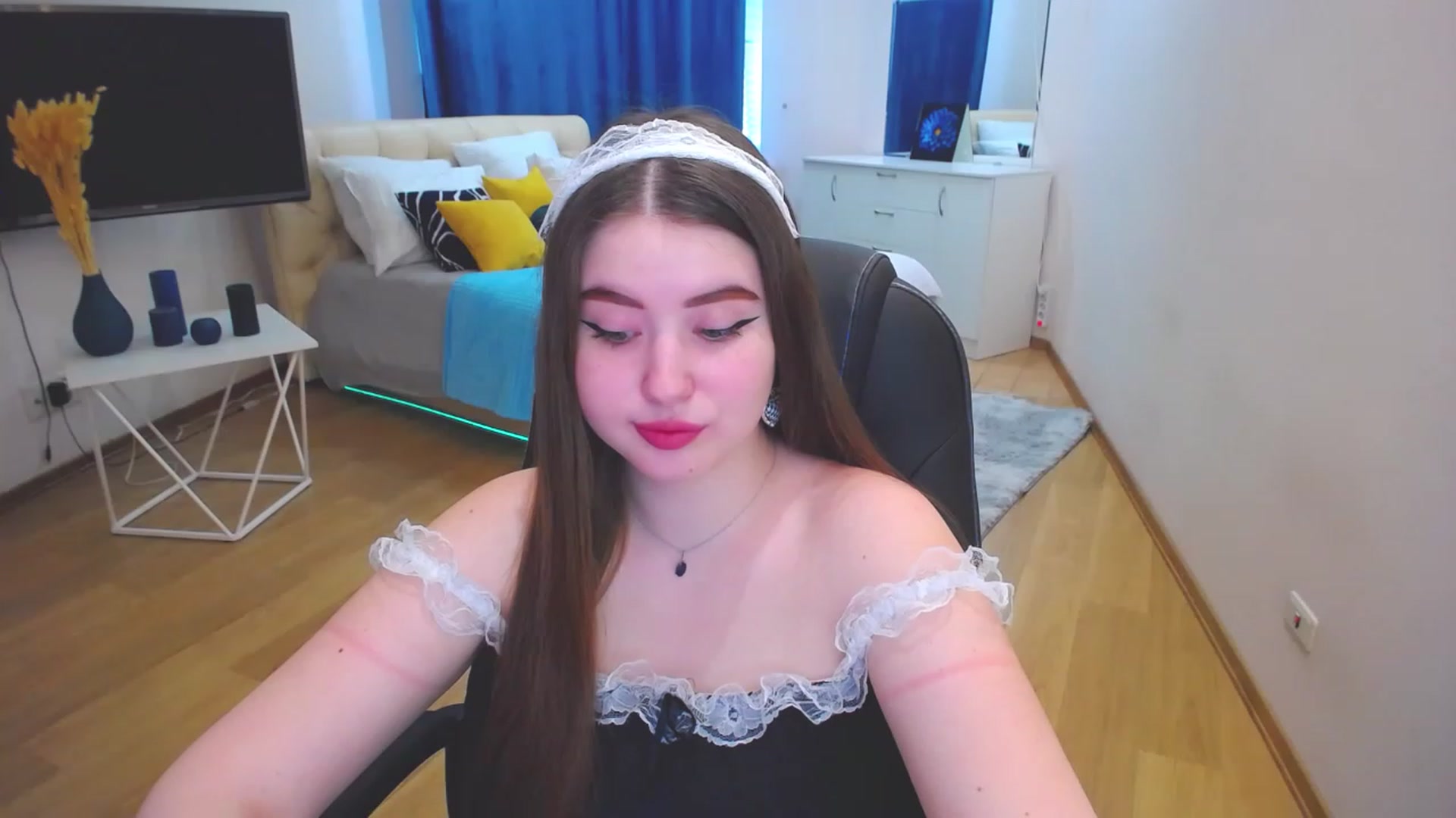 Gallery image thumbnail from AdmireMyEyes's myfreecams stream on, 05/29/2023, 06:51 image 4 of 20