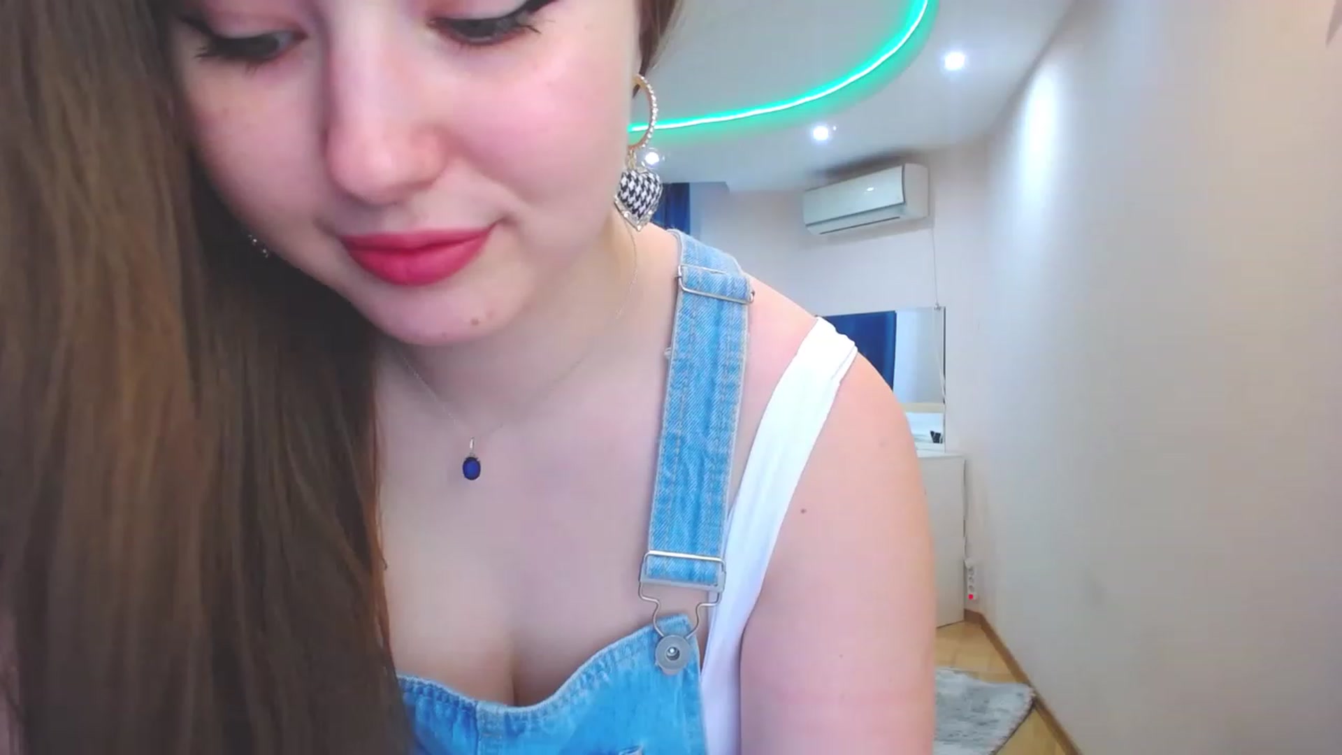 Gallery image thumbnail from AdmireMyEyes's myfreecams stream on, 05/29/2023, 07:27 image 8 of 20