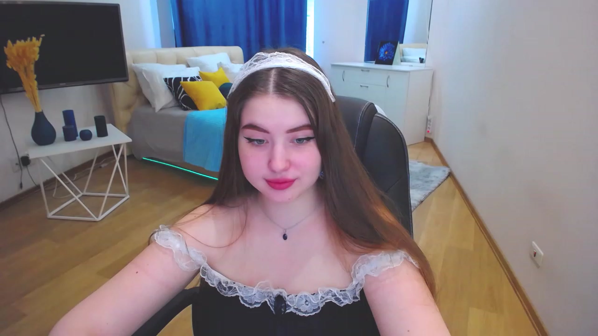Gallery image thumbnail from AdmireMyEyes's myfreecams stream on, 05/29/2023, 07:27 image 3 of 20