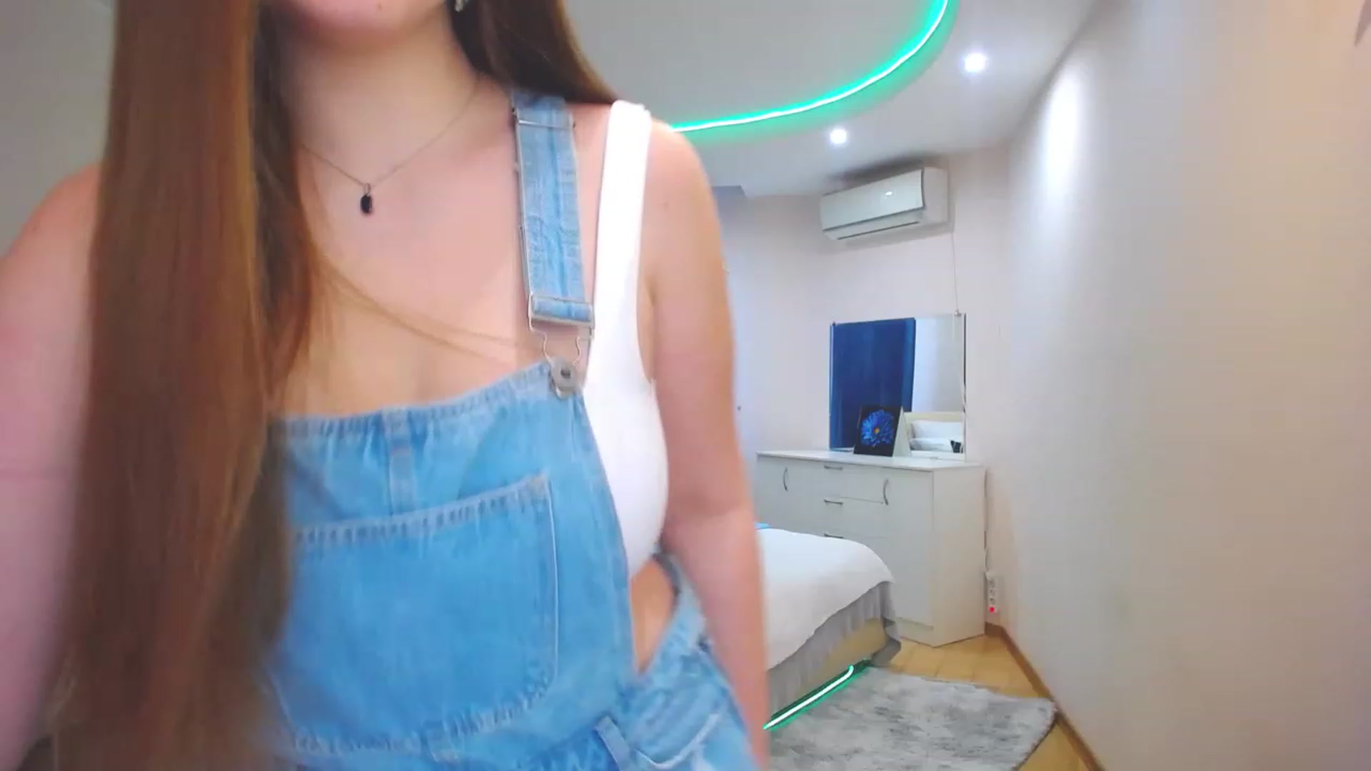 Gallery image thumbnail from AdmireMyEyes's myfreecams stream on, 05/29/2023, 07:27 image 9 of 20