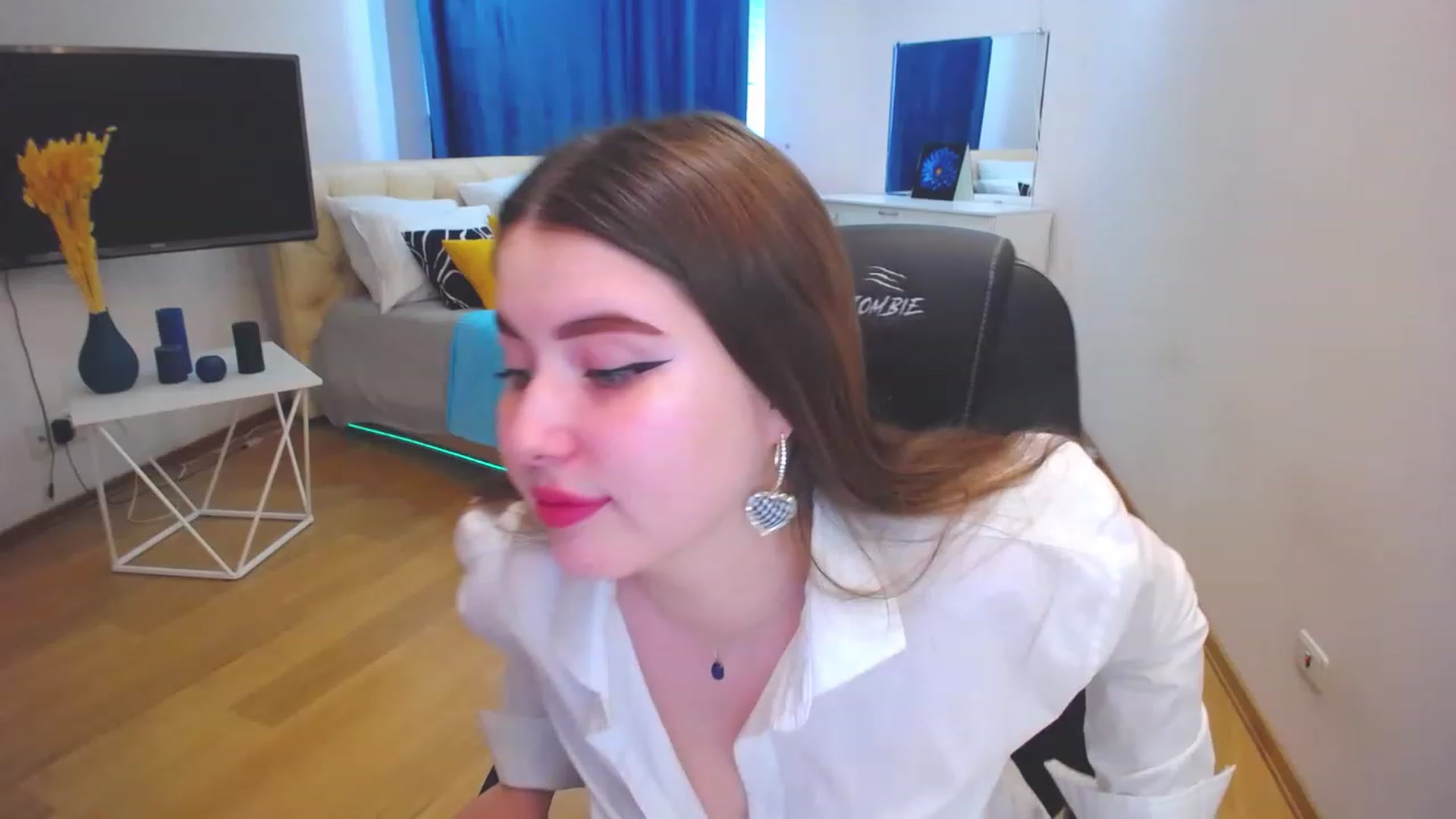 Gallery image thumbnail from AdmireMyEyes's myfreecams stream on, 05/29/2023, 09:10 image 20 of 20