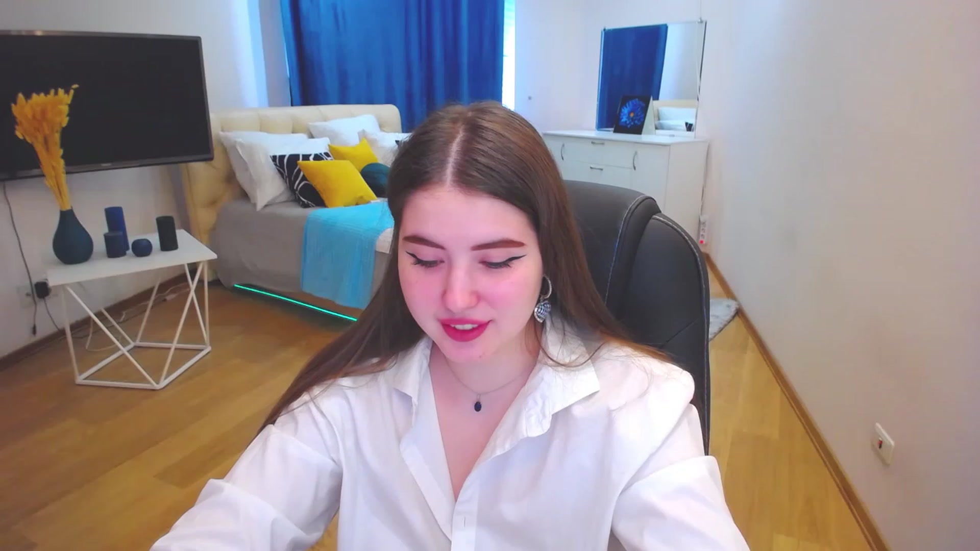 Gallery image thumbnail from AdmireMyEyes's myfreecams stream on, 05/29/2023, 09:10 image 16 of 20