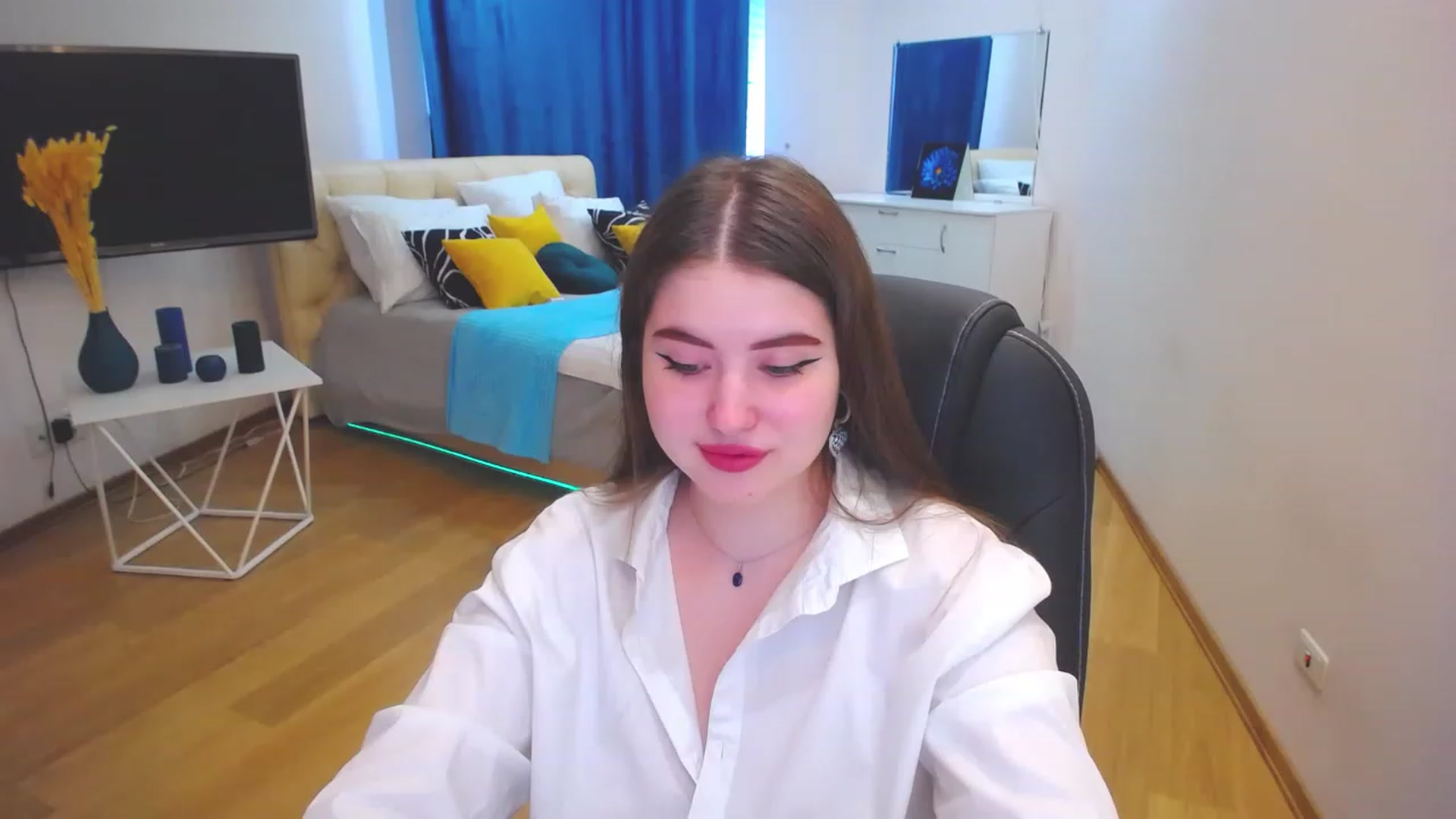Gallery image thumbnail from AdmireMyEyes's myfreecams stream on, 05/29/2023, 09:10 image 19 of 20