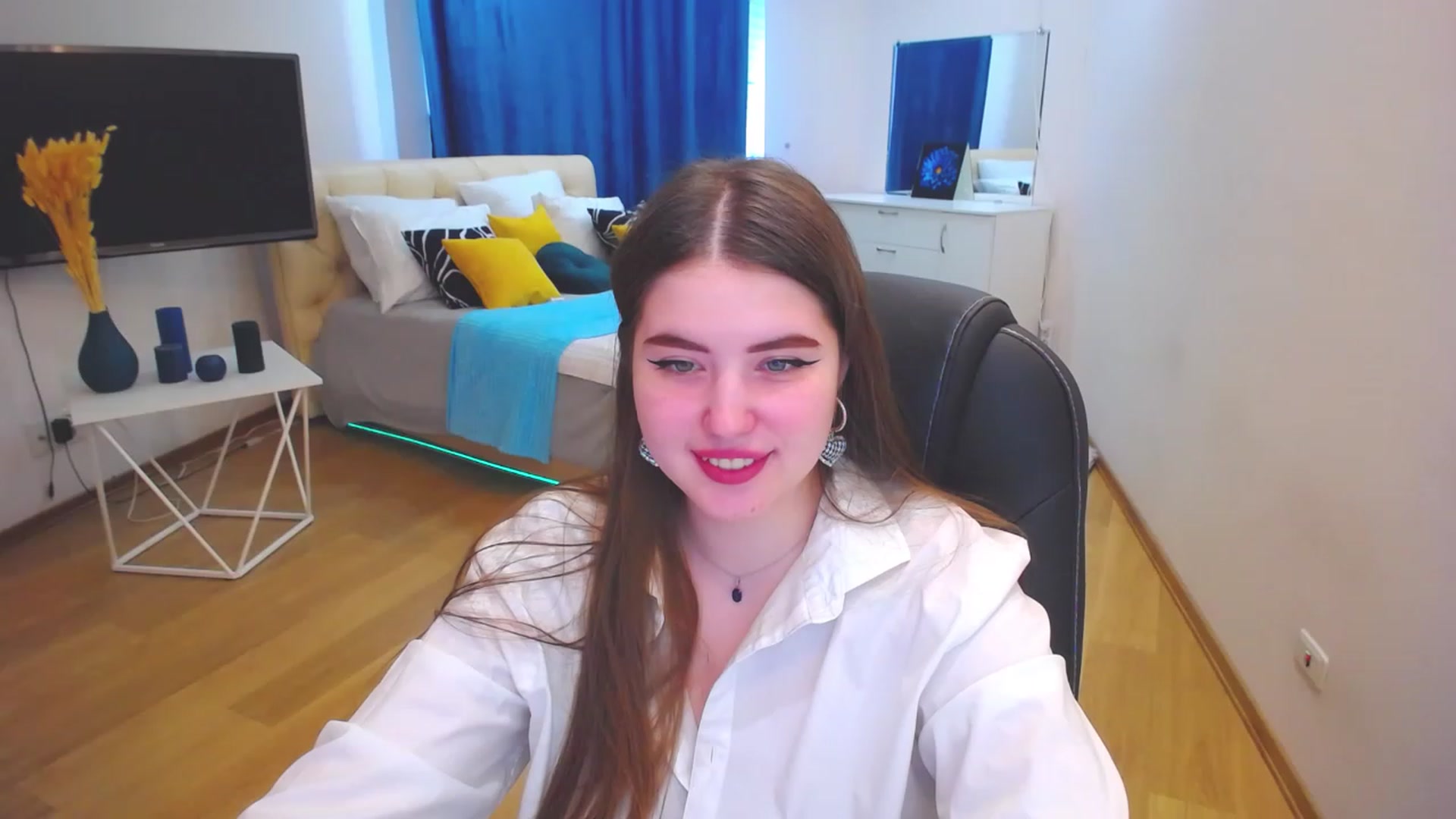 Gallery image thumbnail from AdmireMyEyes's myfreecams stream on, 05/29/2023, 09:10 image 12 of 20