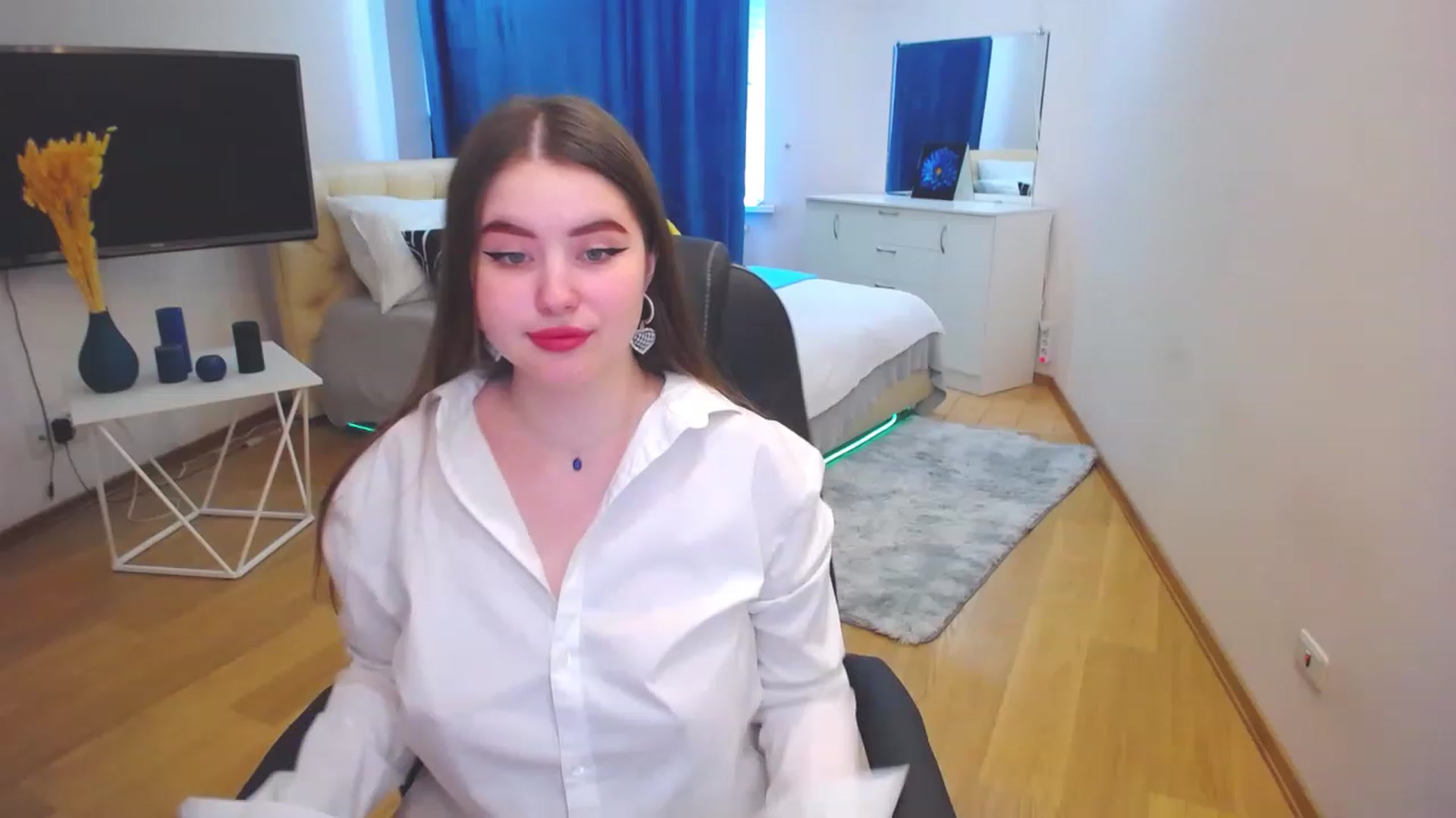 Gallery image thumbnail from AdmireMyEyes's myfreecams stream on, 05/29/2023, 09:10 image 7 of 20