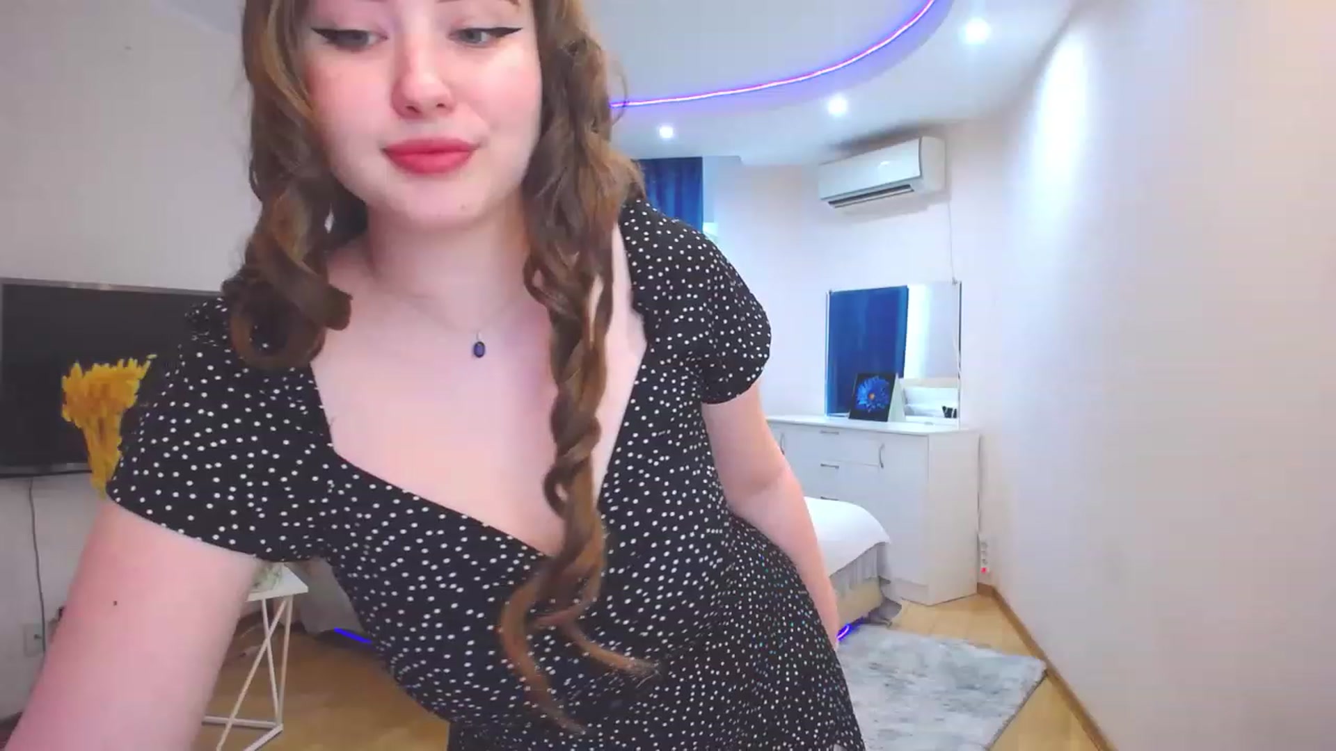 Gallery image thumbnail from AdmireMyEyes's myfreecams stream on, 05/30/2023, 11:06 image 4 of 20