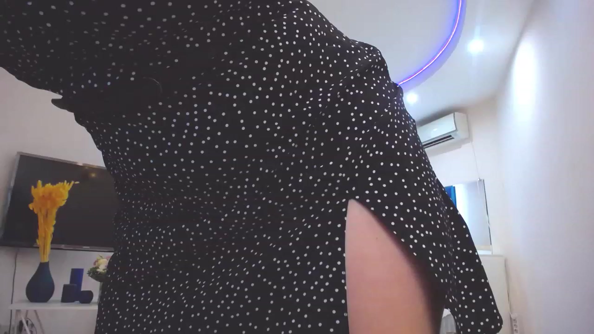 Gallery image thumbnail from AdmireMyEyes's myfreecams stream on, 05/30/2023, 12:47 image 7 of 20