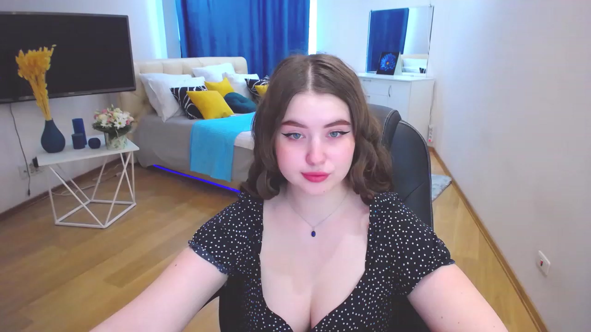 Gallery image thumbnail from AdmireMyEyes's myfreecams stream on, 05/30/2023, 12:47 image 1 of 20