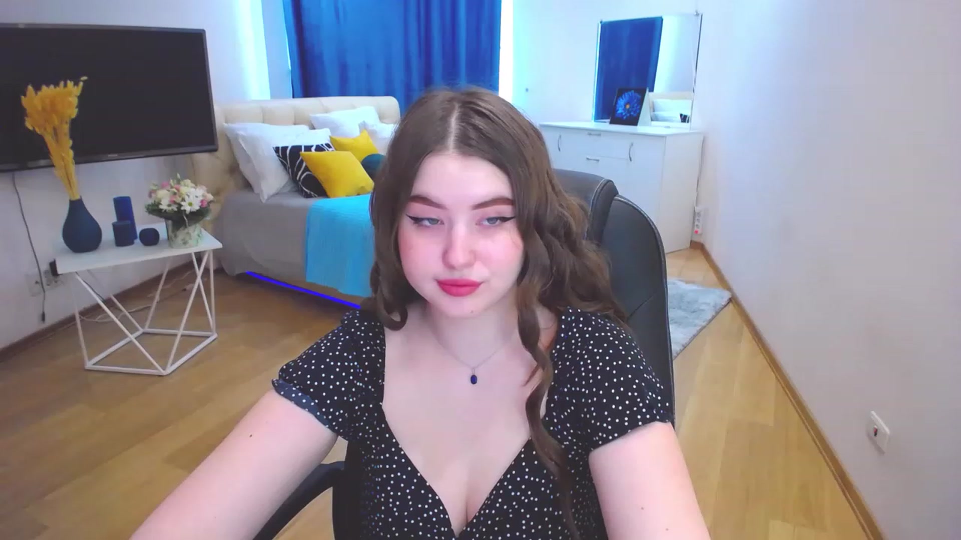 Gallery image thumbnail from AdmireMyEyes's myfreecams stream on, 05/30/2023, 12:47 image 10 of 20