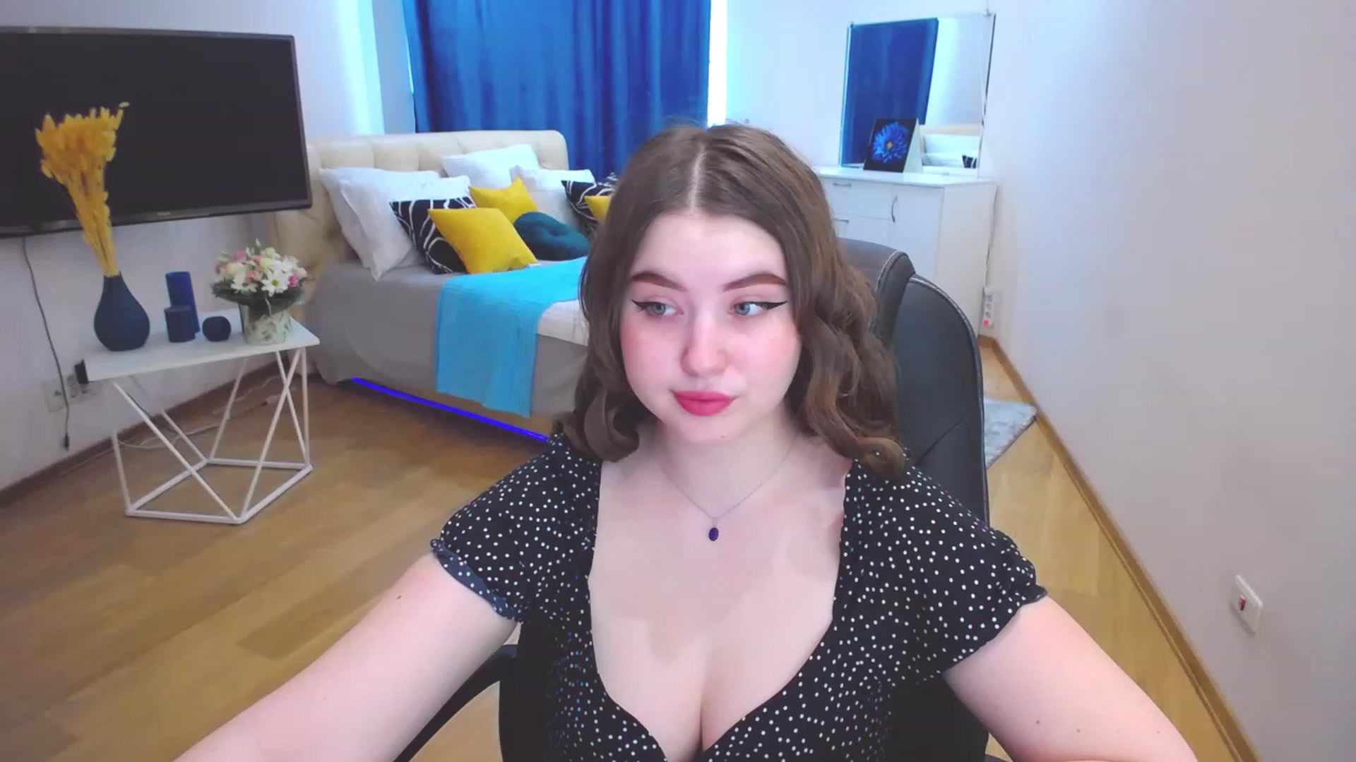 Gallery image thumbnail from AdmireMyEyes's myfreecams stream on, 05/30/2023, 12:47 image 2 of 20