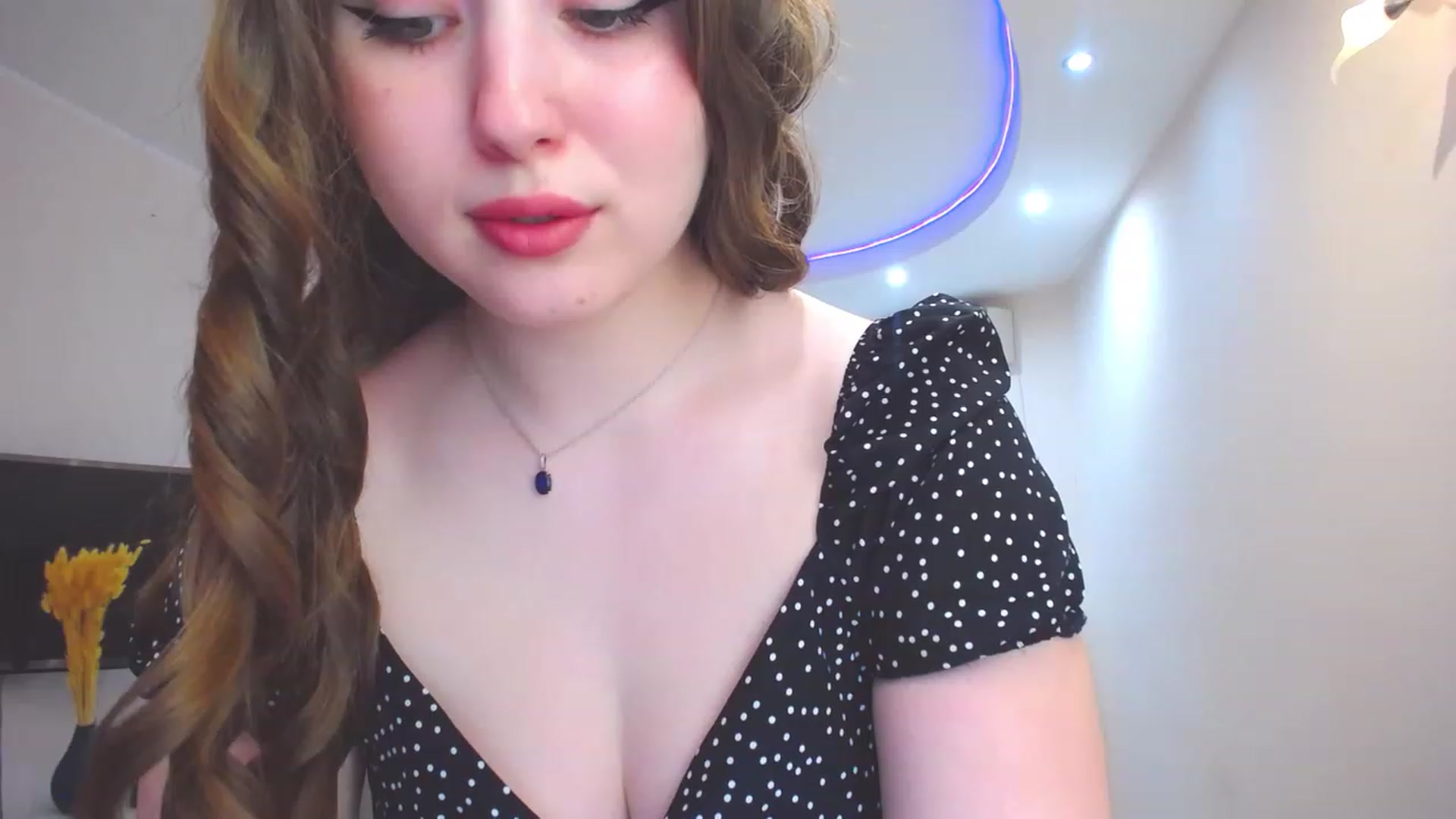 Gallery image thumbnail from AdmireMyEyes's myfreecams stream on, 05/30/2023, 12:47 image 14 of 20