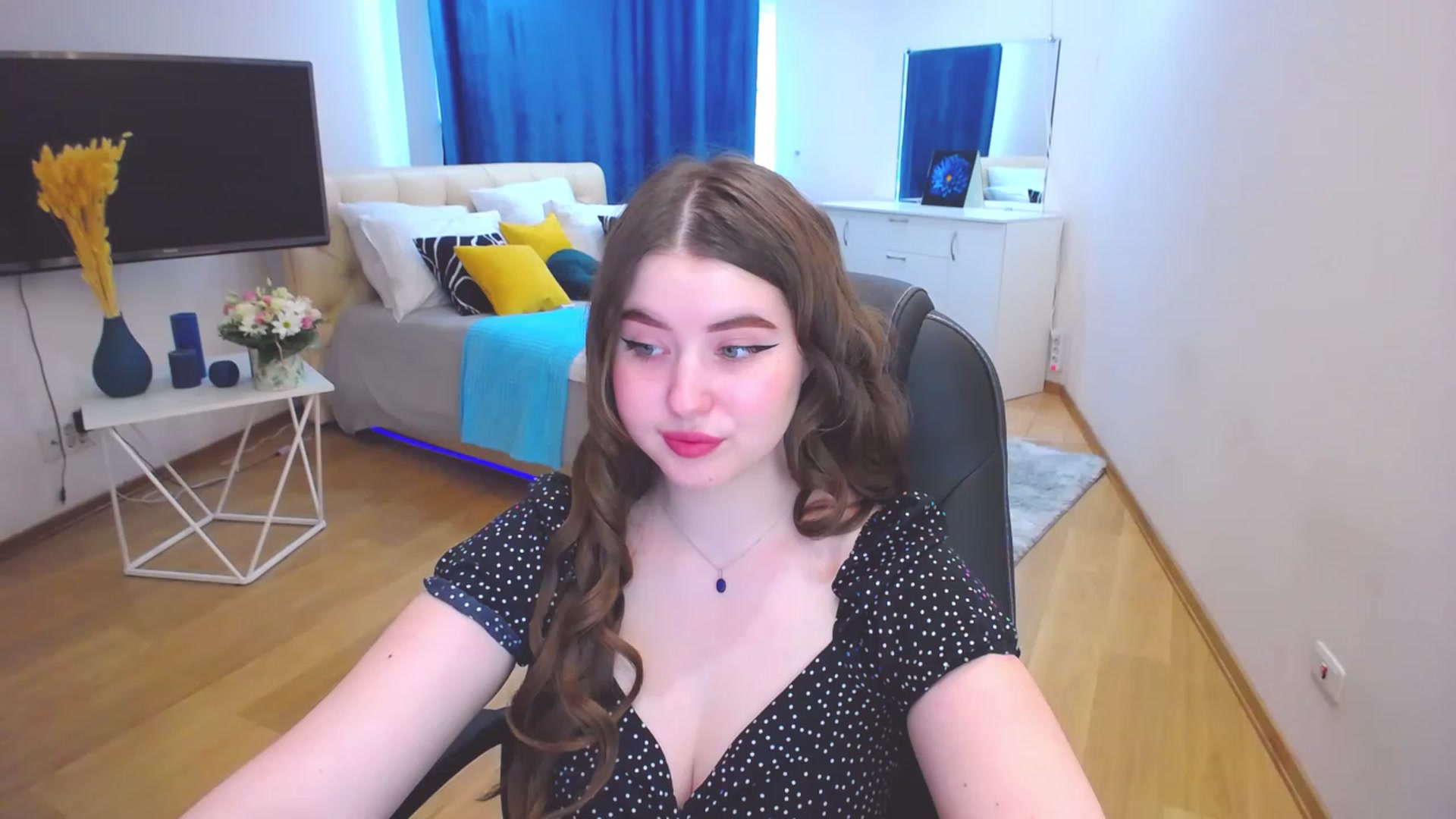 Gallery image thumbnail from AdmireMyEyes's myfreecams stream on, 05/30/2023, 12:47 image 17 of 20