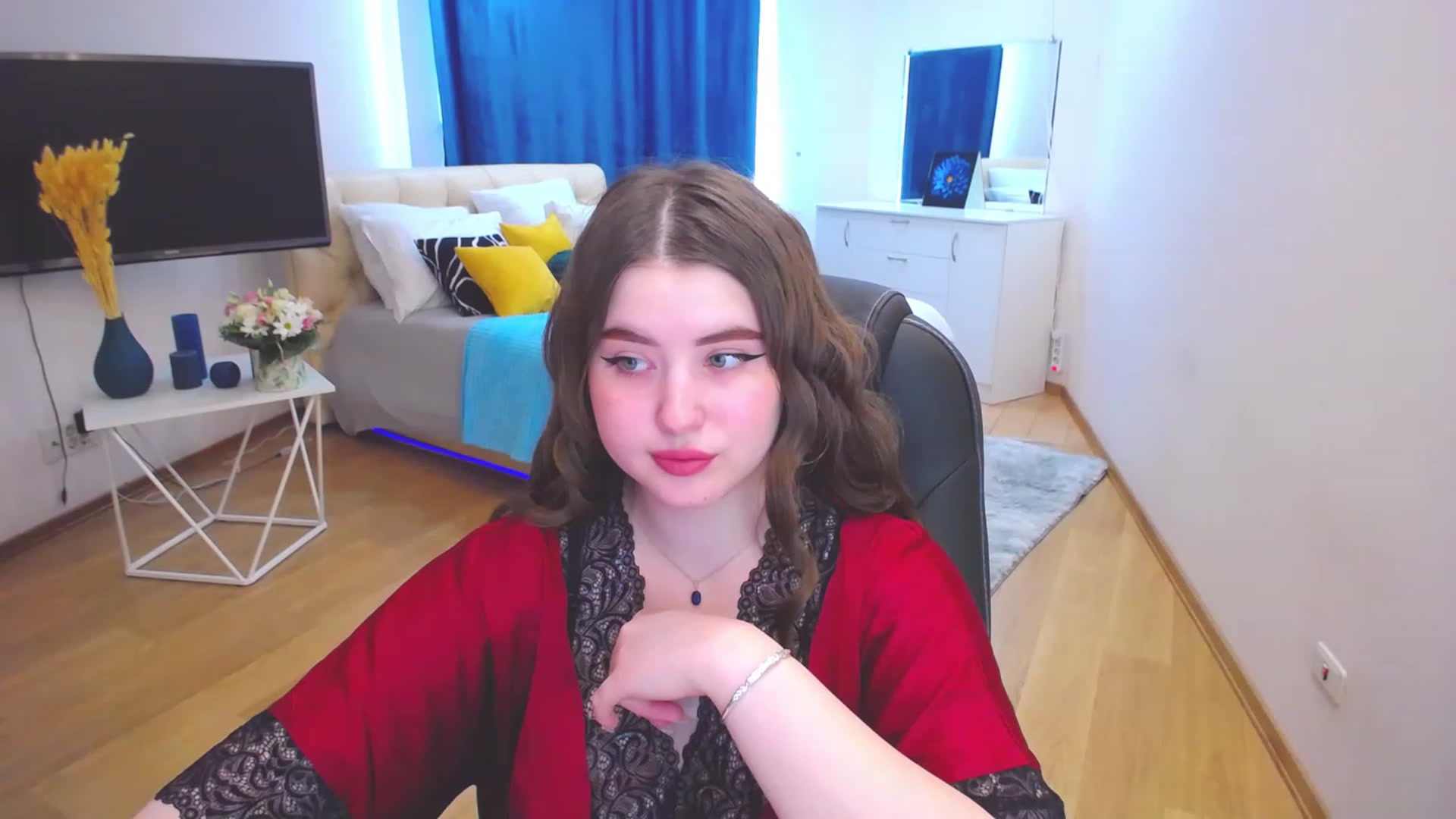 Gallery image thumbnail from AdmireMyEyes's myfreecams stream on, 05/30/2023, 13:29 image 7 of 20
