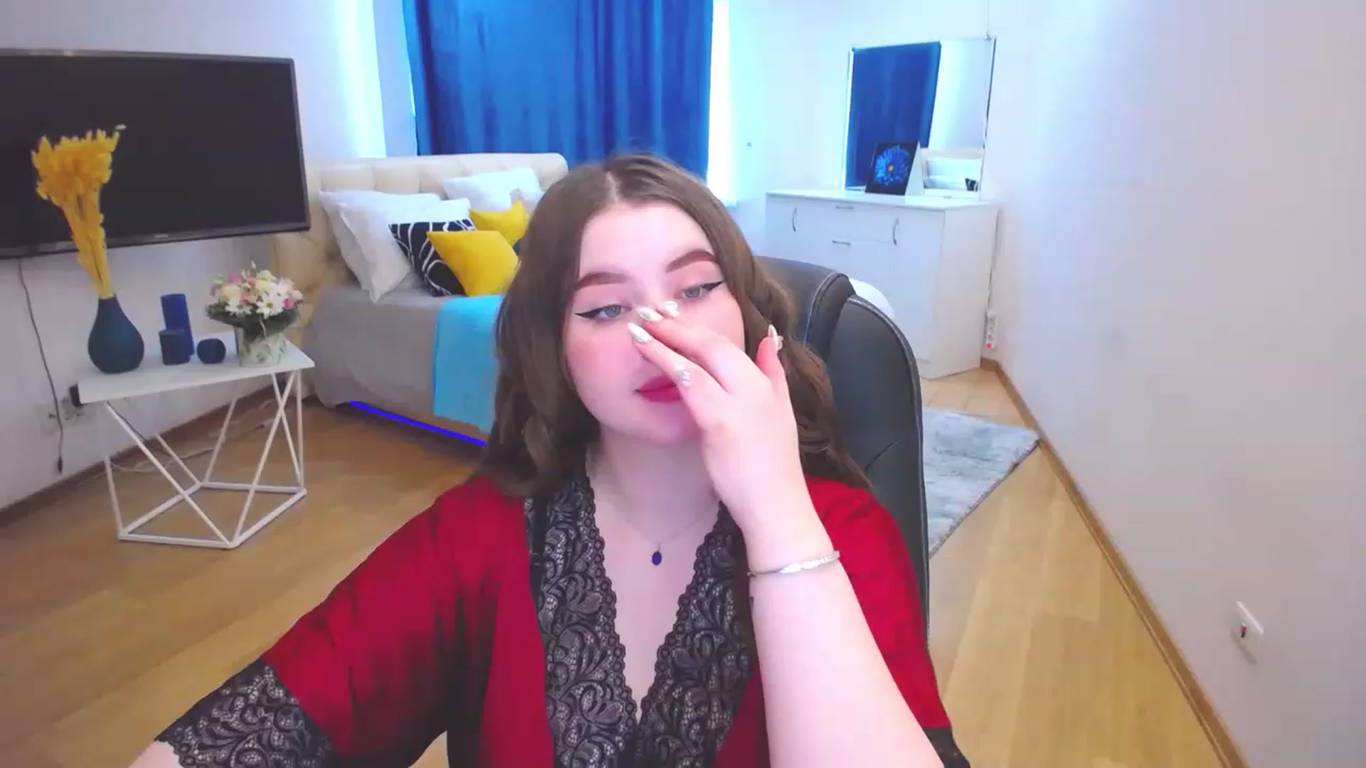 Gallery image thumbnail from AdmireMyEyes's myfreecams stream on, 05/30/2023, 13:29 image 8 of 20