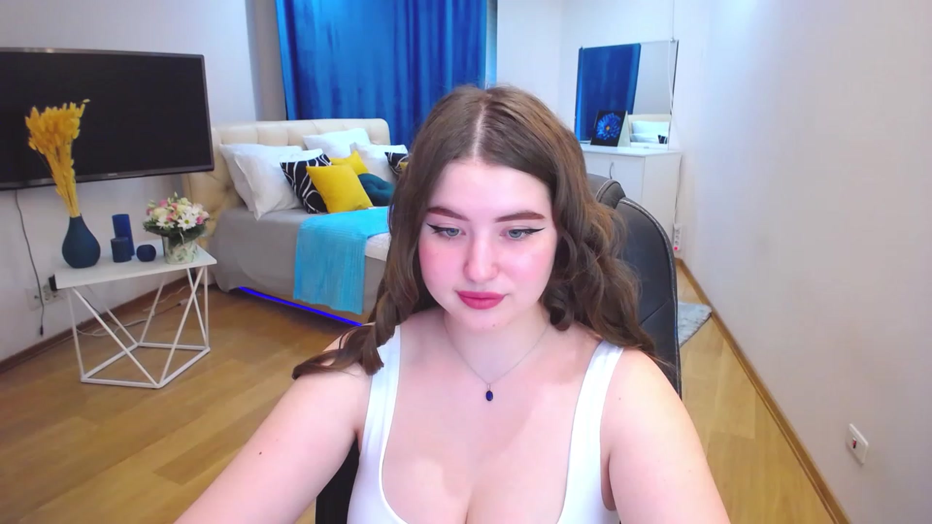 Gallery image thumbnail from AdmireMyEyes's myfreecams stream on, 05/30/2023, 16:18 image 5 of 20